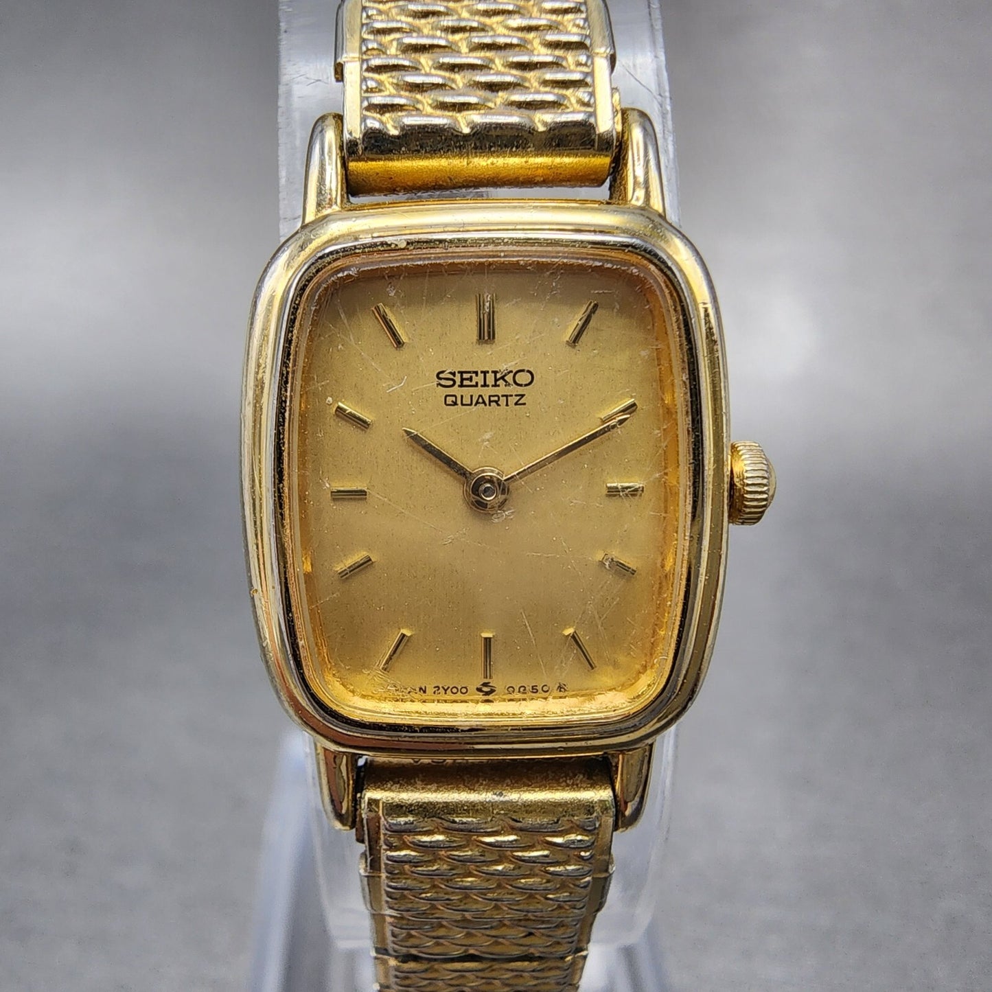 Seiko Watch Women 17mm Gold Dial Gold Tone Rectangle 2Y005B49 New Battery1