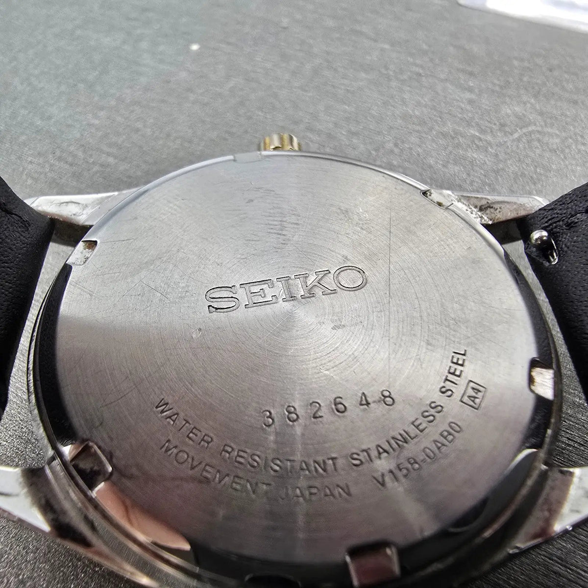 Seiko Solar Watch Men 37mm White Dial Two Tone Daydate Round V158-0AB0 Runs JP9