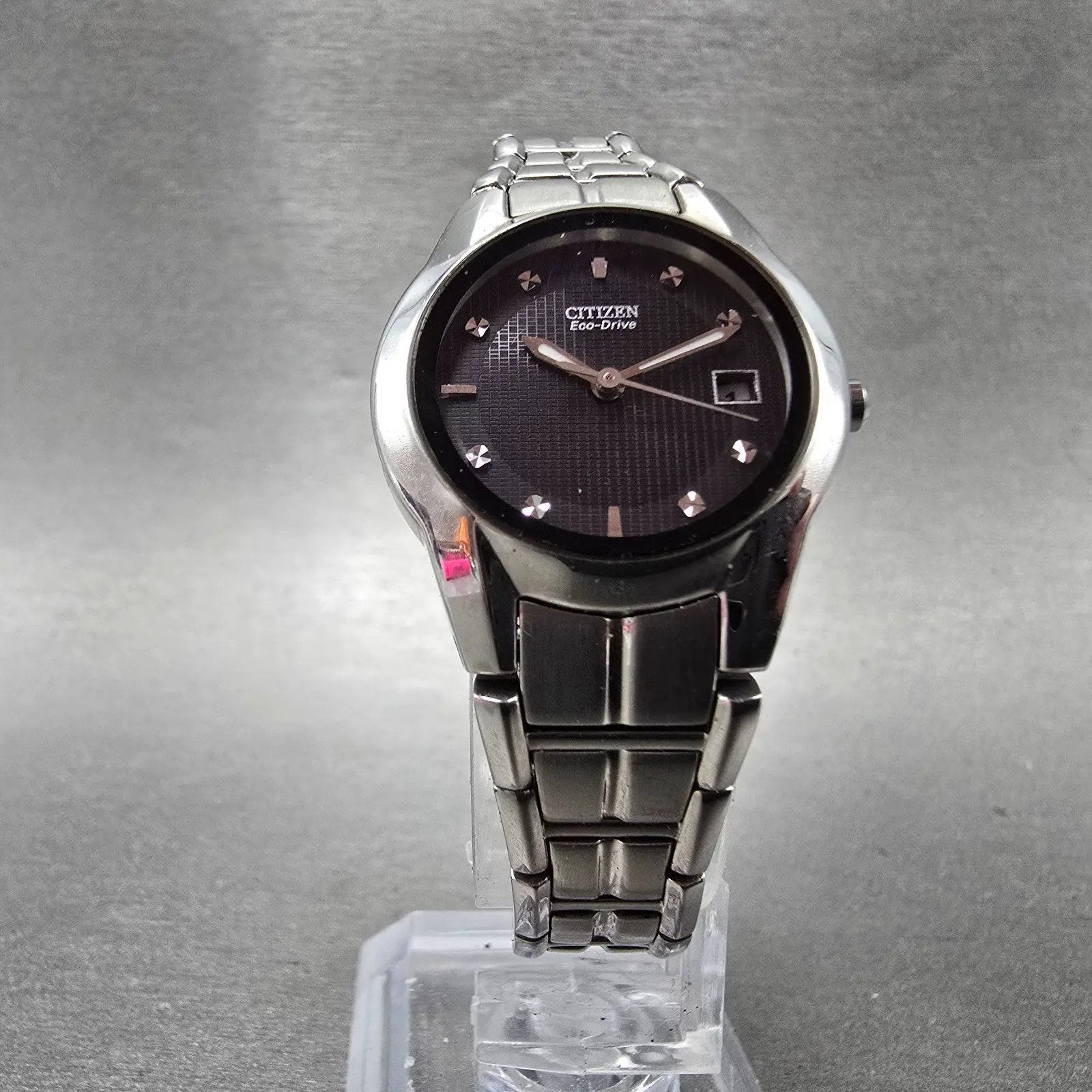 Citizen Eco-Drive Watch Women 26mm Black Dial Silver Tone Date E011-S058503 Runs5