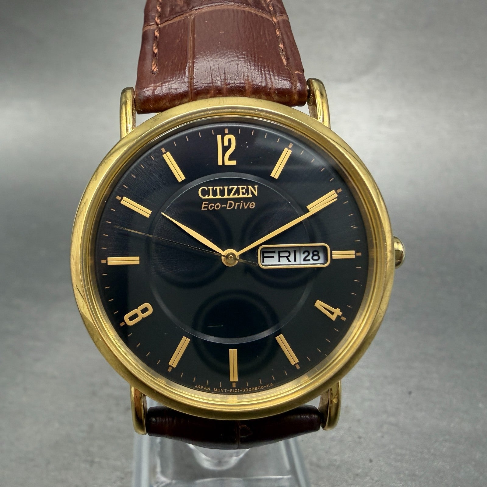 Citizen Eco-Drive Watch Men 36mm Black Dial Gold Tone Daydate E101-S015588 Runs0