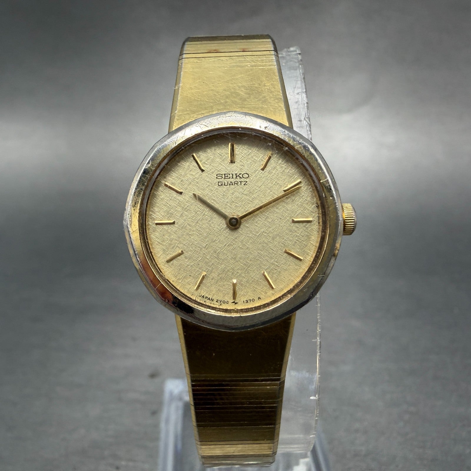 Seiko Watch Women 22mm Champagne Dial Gold Tone Round 2Y00-0200 New Battery0