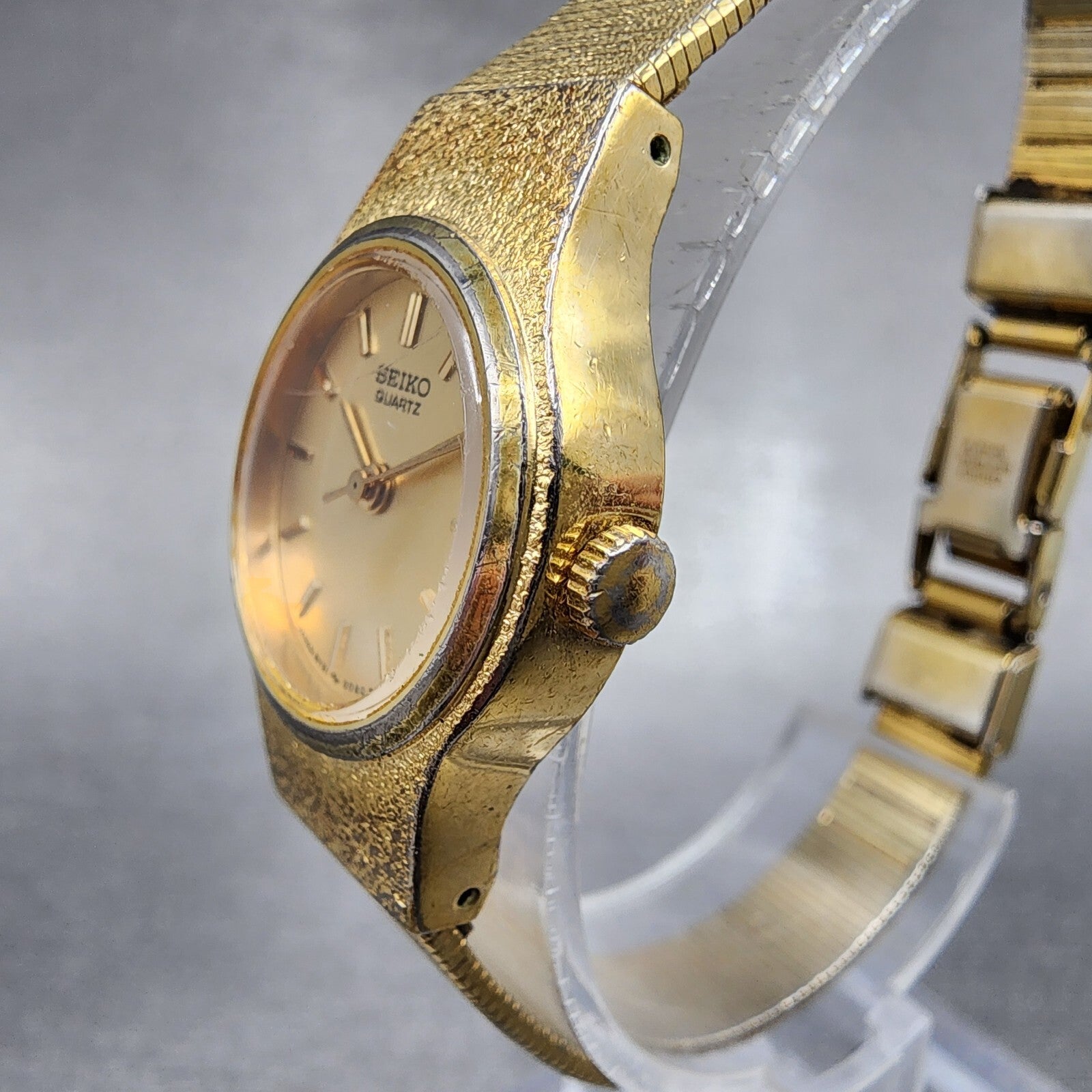 Seiko Watch Women 20mm Gold Dial Gold Tone Round 8Y210200 New Battery2