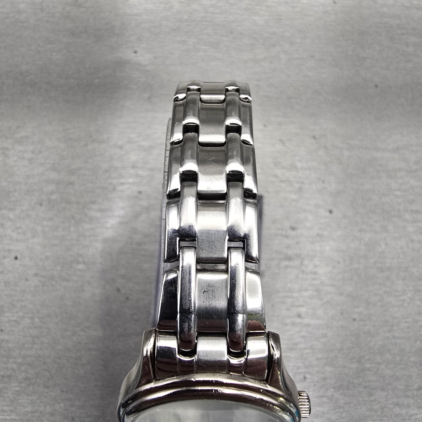 Bulova Watch Women 30mm Silver Dial Silver Tone Round 96L005 New Battery4