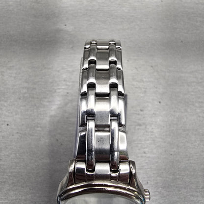 Bulova Watch Women 30mm Silver Dial Silver Tone Round 96L005 New Battery4
