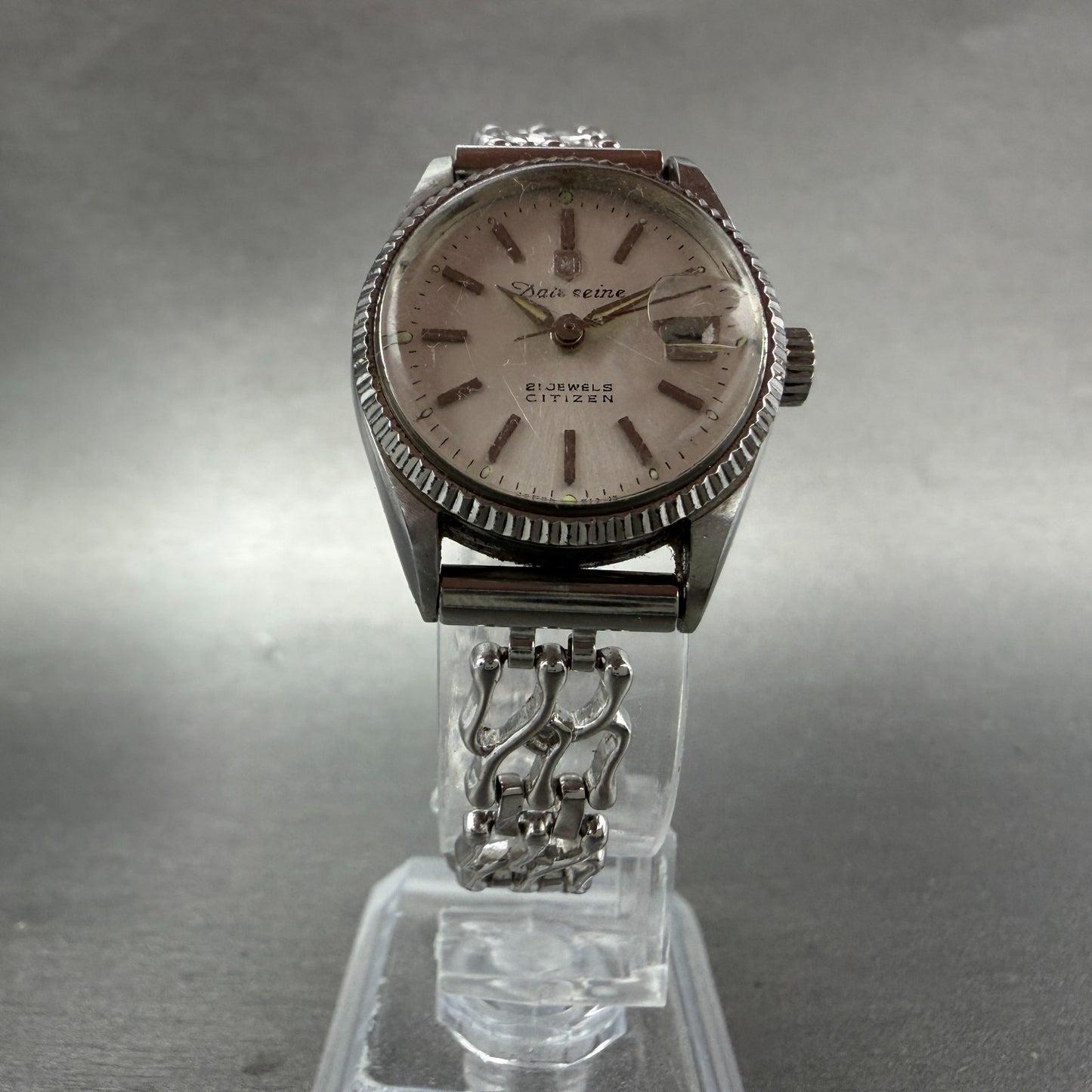 Citizen Date Seine Watch Women 25mm Silver Dial Silver Tone Date Manual Wind Run5