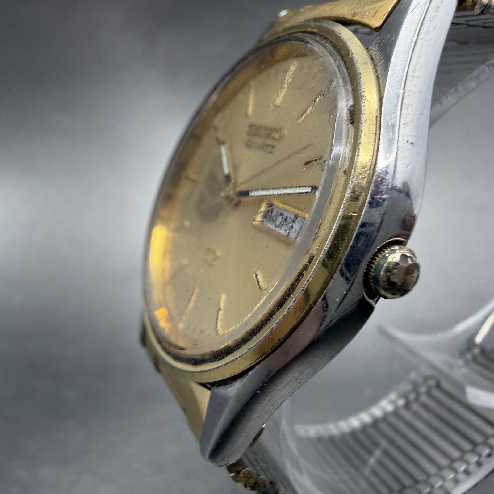 Seiko SQ Watch Men 35mm Gold Dial Two Tone Daydate 5H23-7B79 Round New BatteryI2