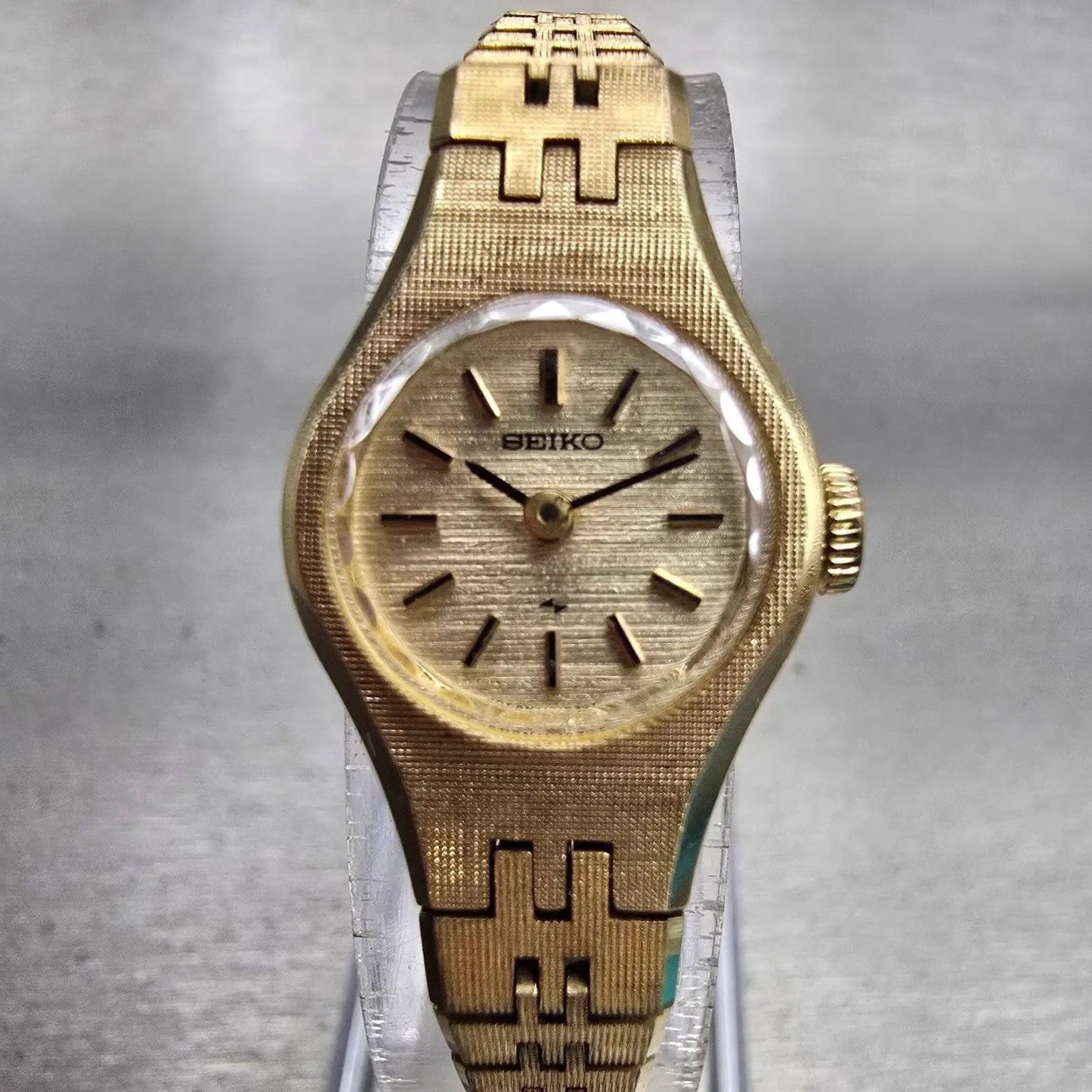 Seiko Watch Women 17mm Gold Dial Gold Tone Round 11-0639 Manual Wind Works VTG0