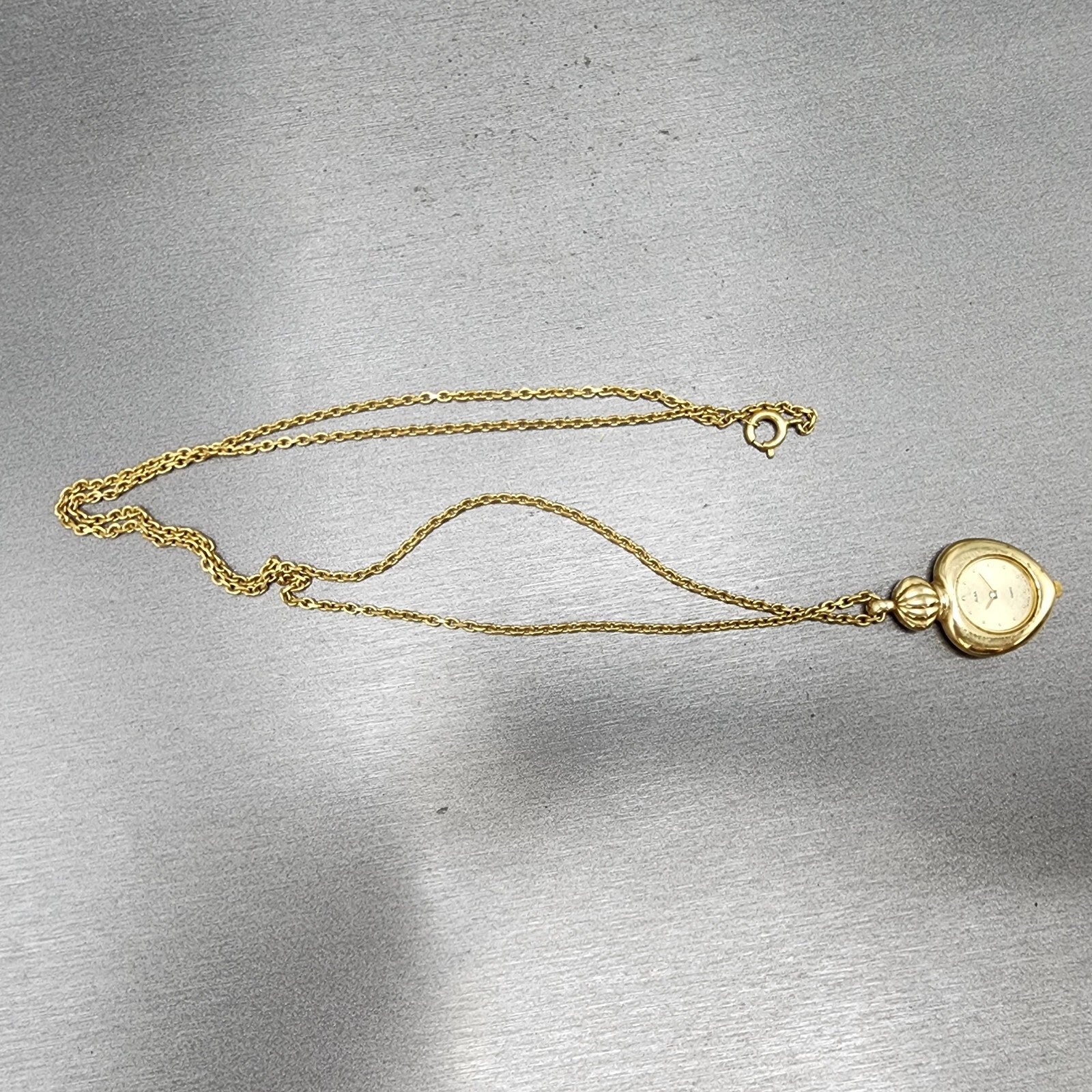 Alba Heart Necklace Watch Women 20mm Champagne Dial Gold Tone Y1500B20 New Batt6