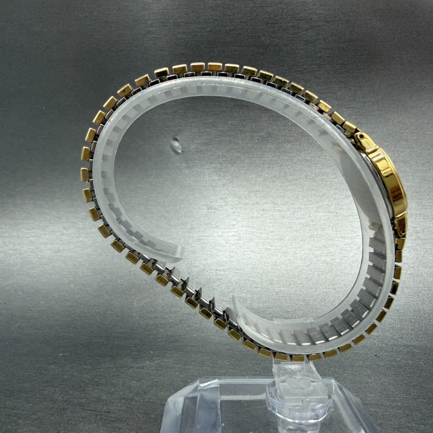 Seiko Watch Women 17mm Champagne Dial Gold Tone Rectangle 2Y00-5028 New Battery68