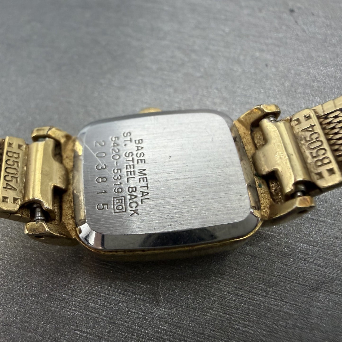 Seiko Tank Watch Women 17mm Champagne Dial Gold Tone 5420-5319 New Battery9