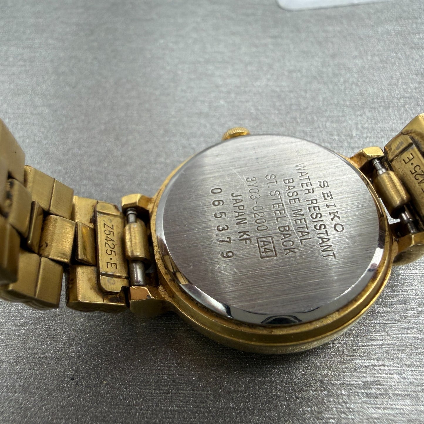 Seiko SQ Watch Women 24mm White Dial Gold Tone Daydate Round 3Y030200 New Batt9