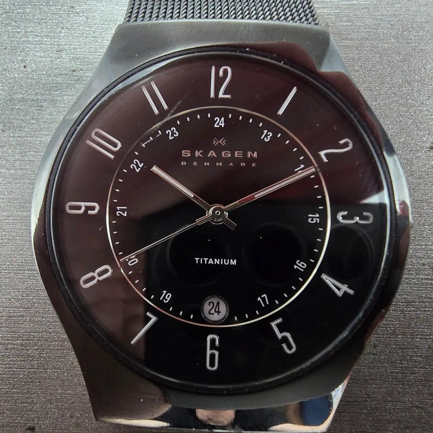 Skagen Denmark Watch Men 37mm Black Dial Titanium Date Round 233XLTMB New Batt J1