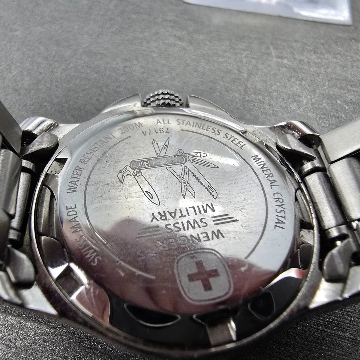 Wenger Battalion Dive Watch Women 30mm Black Dial Silver Date Round 79174 NewBat9