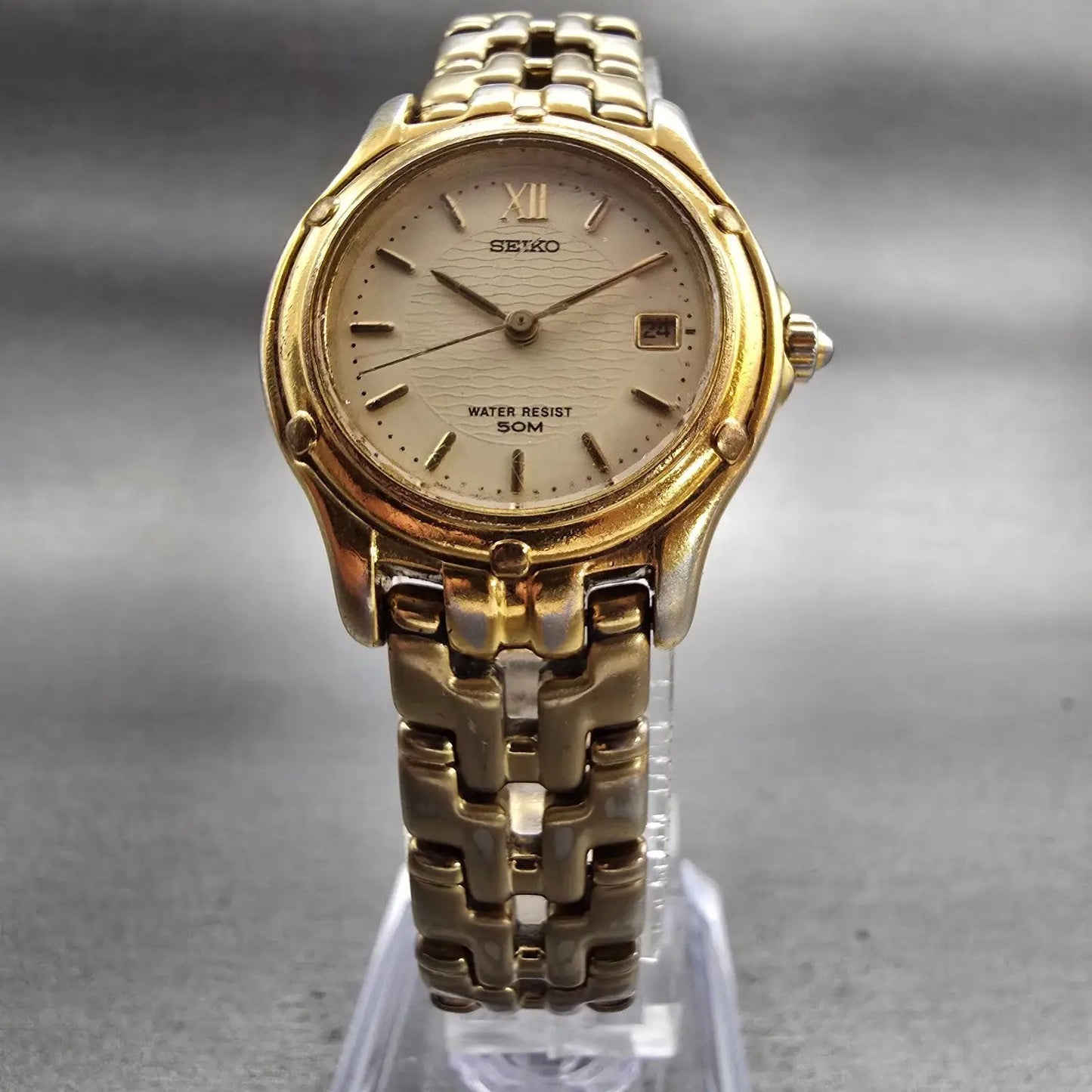 Seiko Watch Women 26mm Champagne Dial Gold Tone Date Round 7N82-0599 New Battery5