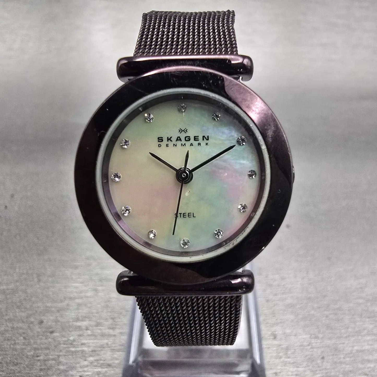 Skagen Denmark Watch Women 25mm MOP Dial Purple Tone Round 107SMMD New Battery0