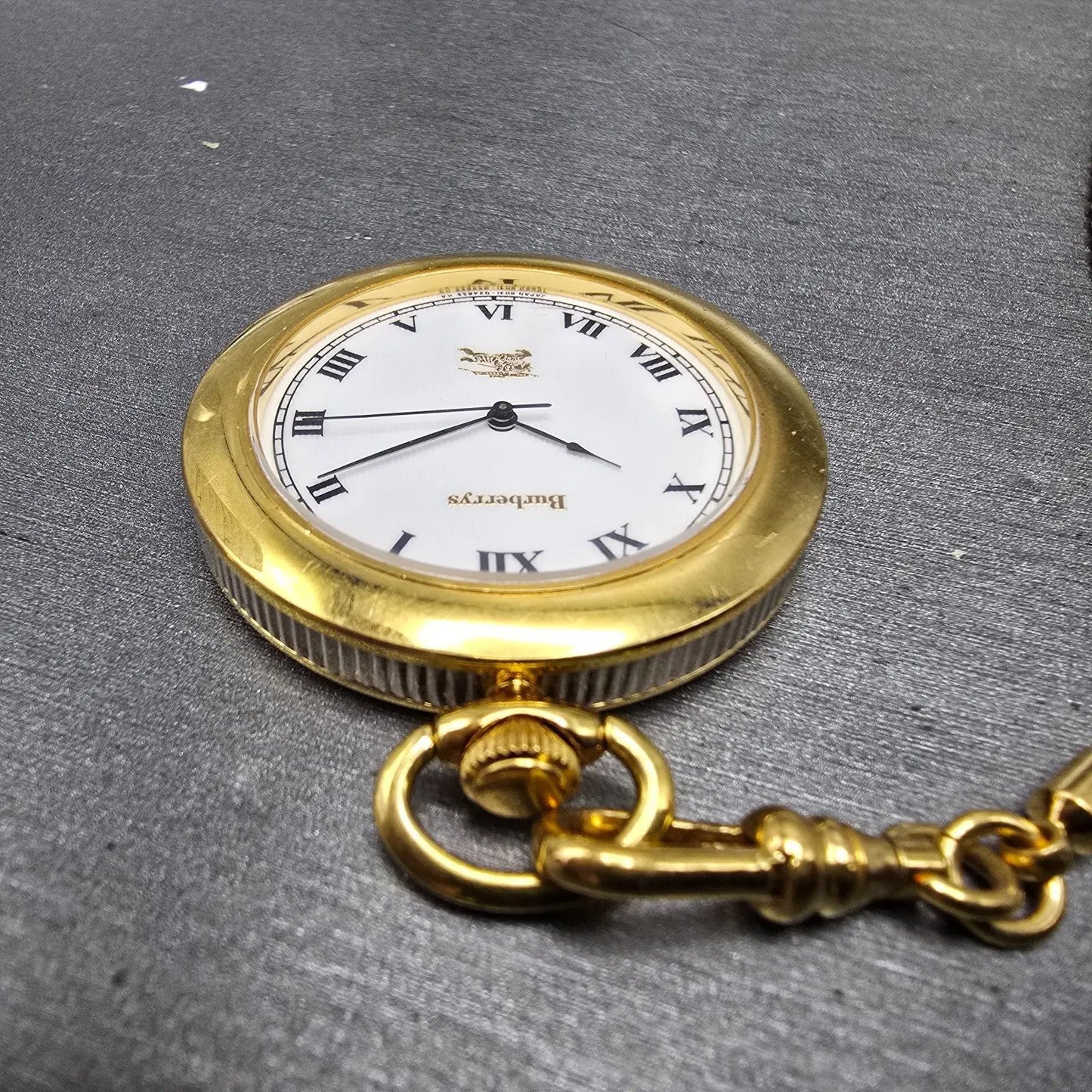 Burberry Pocket Watch Men 38mm White Dial Gold Tone Round New battery Vintage6