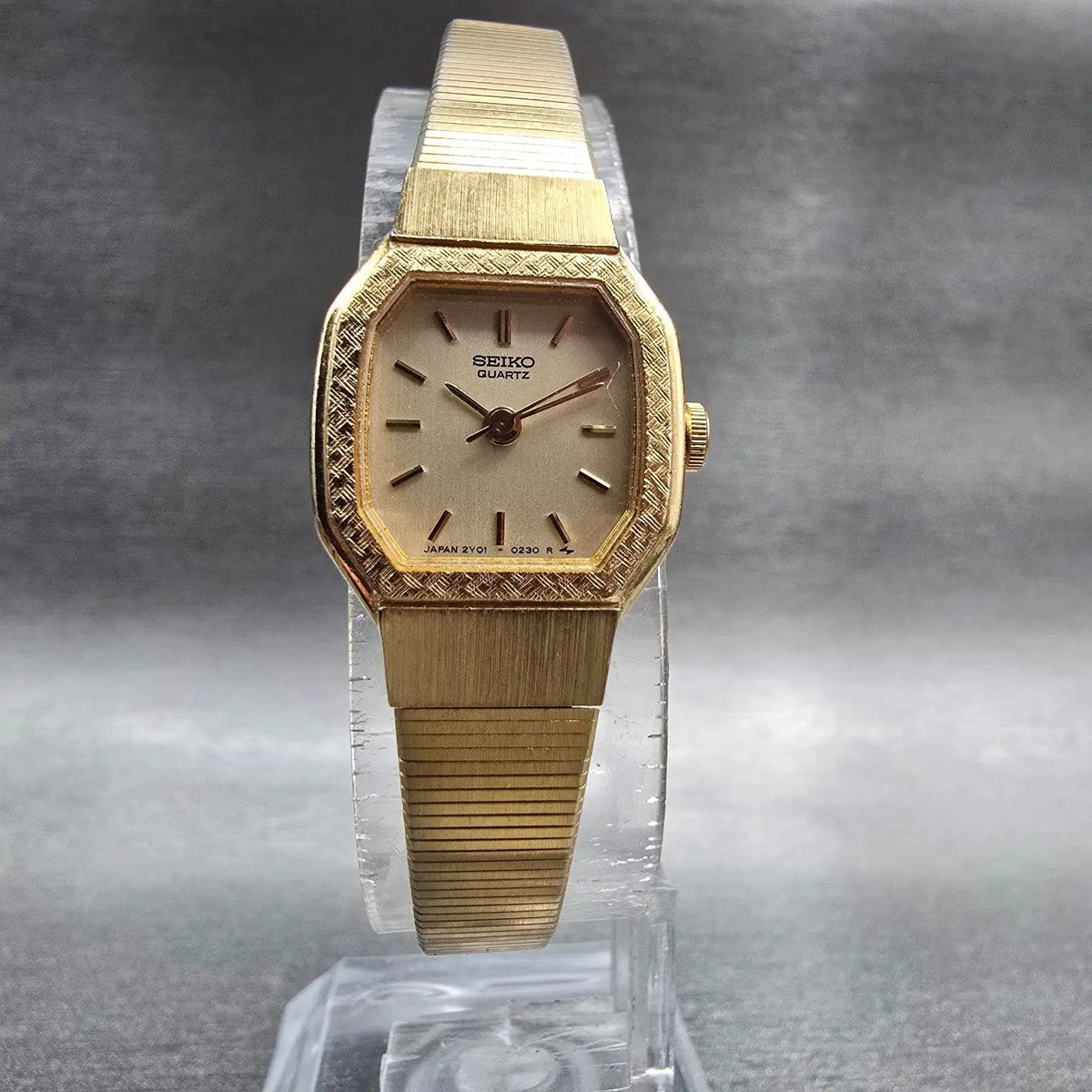 Seiko Watch Women 17mm Gold Dial Gold Tone Octagon 2Y01-5059 New Battery Vintage5
