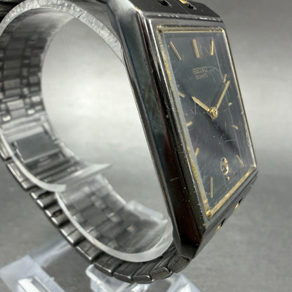 Seiko tank Watch Men 25mm Black Dial Black & Gold Tone Date 7N29-5B59 NewBattery3