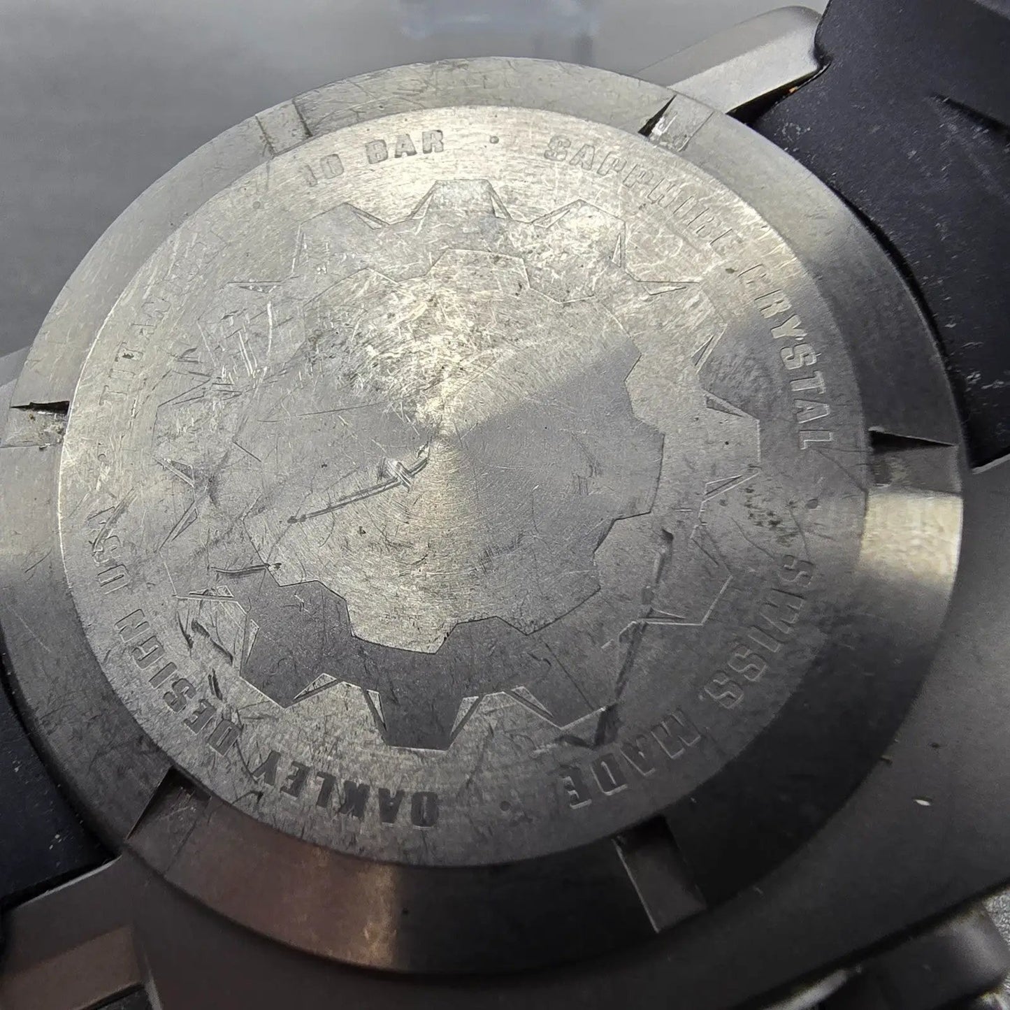 Oakley Gearbox watch Men 50mm Black Dial Titanium Round New Battery9