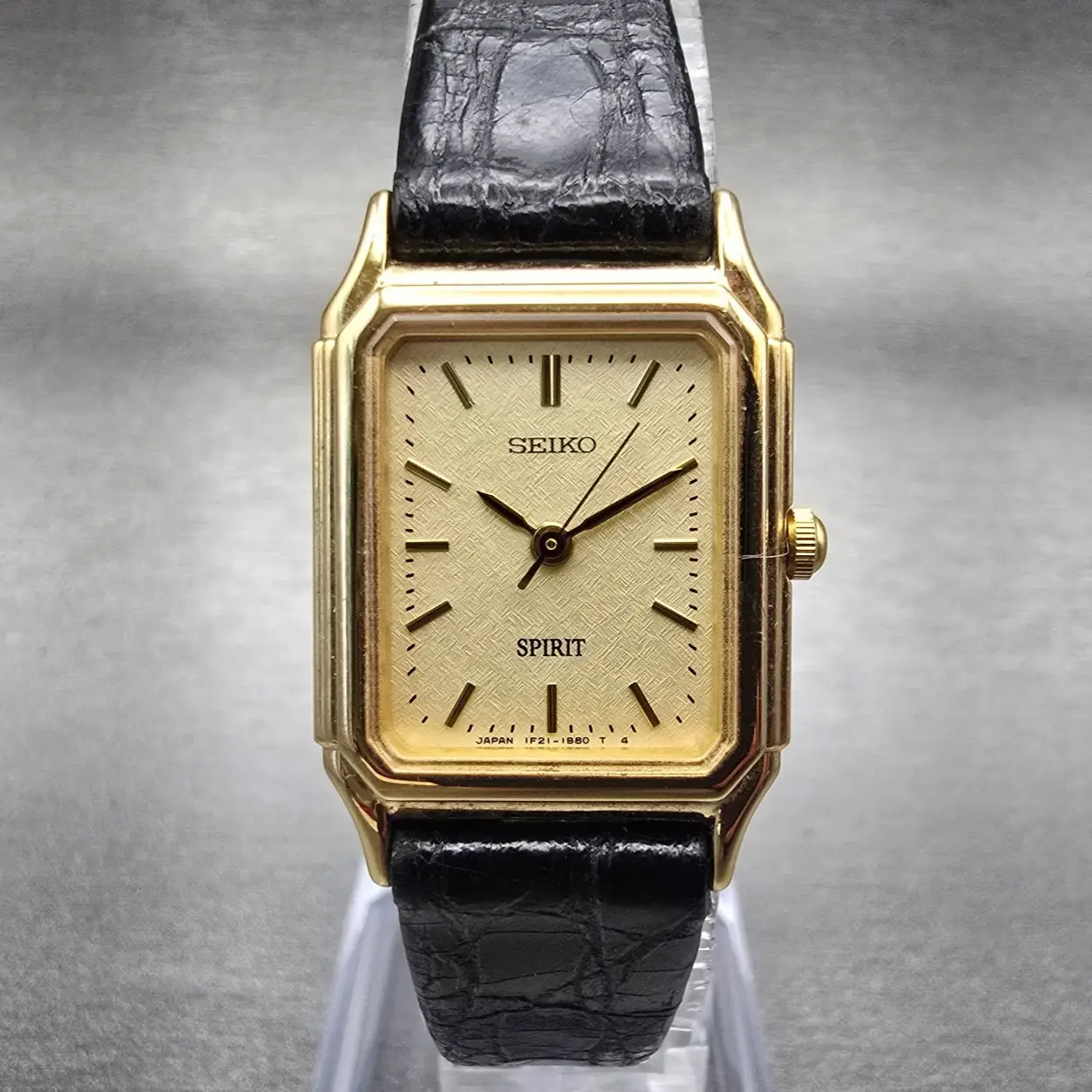 Seiko Spirit Tank Watch Women 20mm Gold Dial Gold Rectangle 1F21-5B40 New Batt0