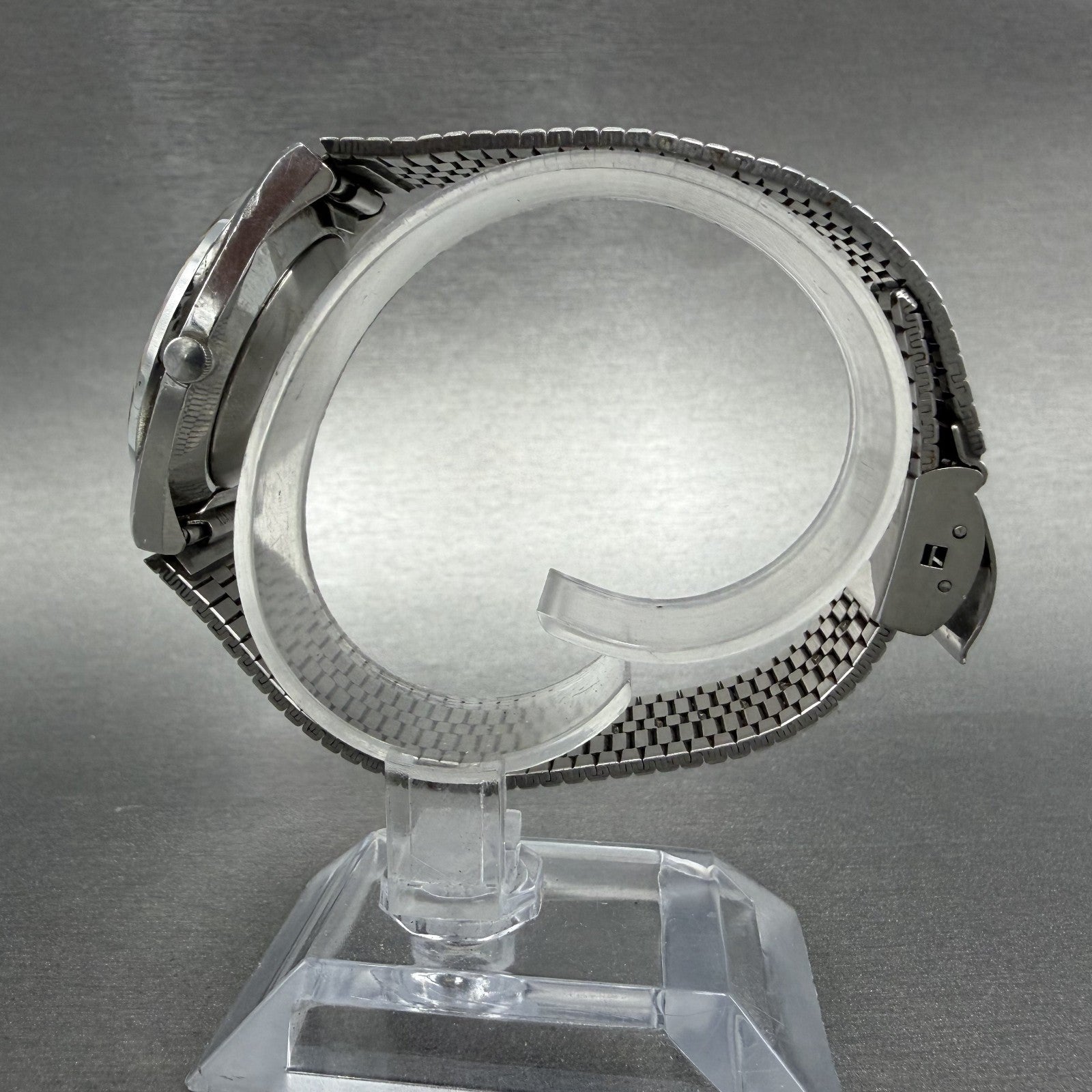 Seiko Emblem Watch Men 32mm Black Dial Silver Tone 4120-8010 New Battery6