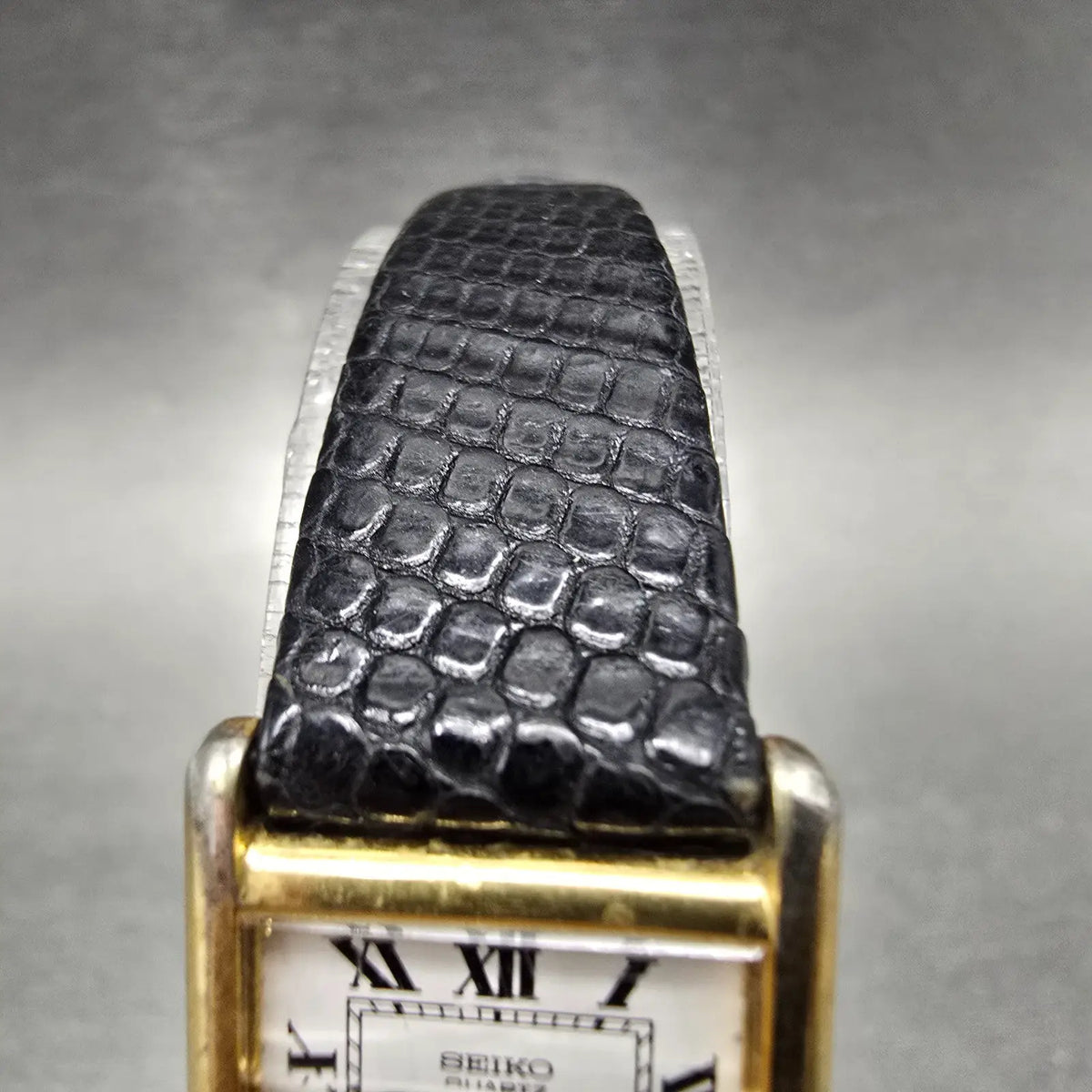 Seiko Tank Watch Women 17mm White Dial Gold Tone Rectangle 2C20-5019 New Batt 894