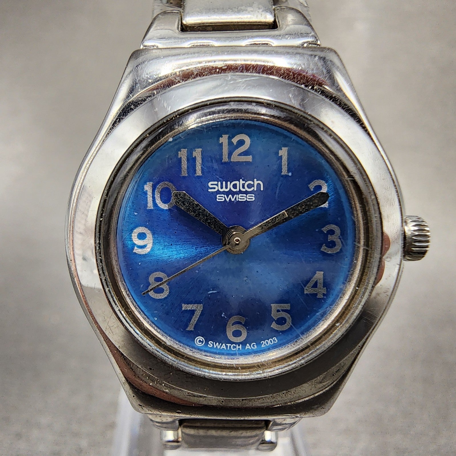 Swatch Irony Chaine De Pralines Watch Women 25mm Blue Dial Steel Round New Batt1