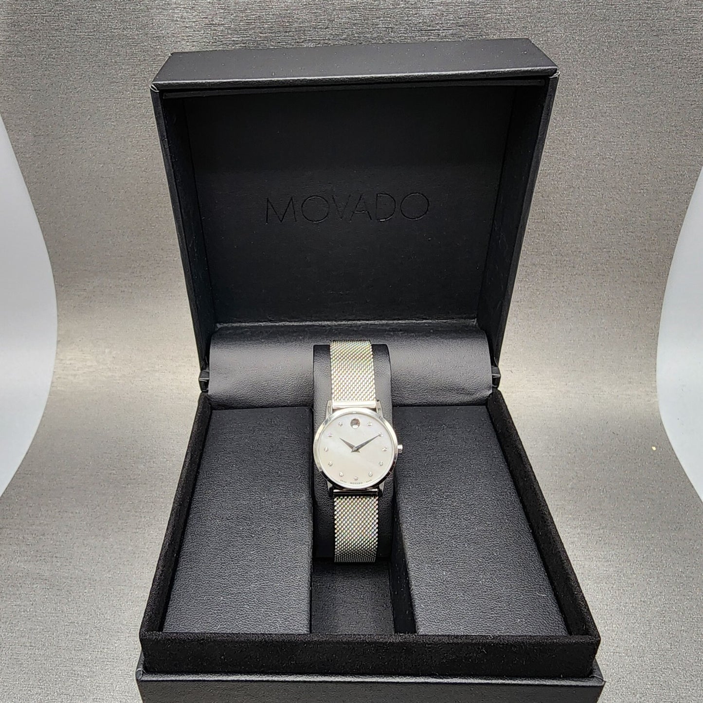 Movado Museum Watch Women 28mm MOP Dial Stainless Steel Diamond Markers New Bat1