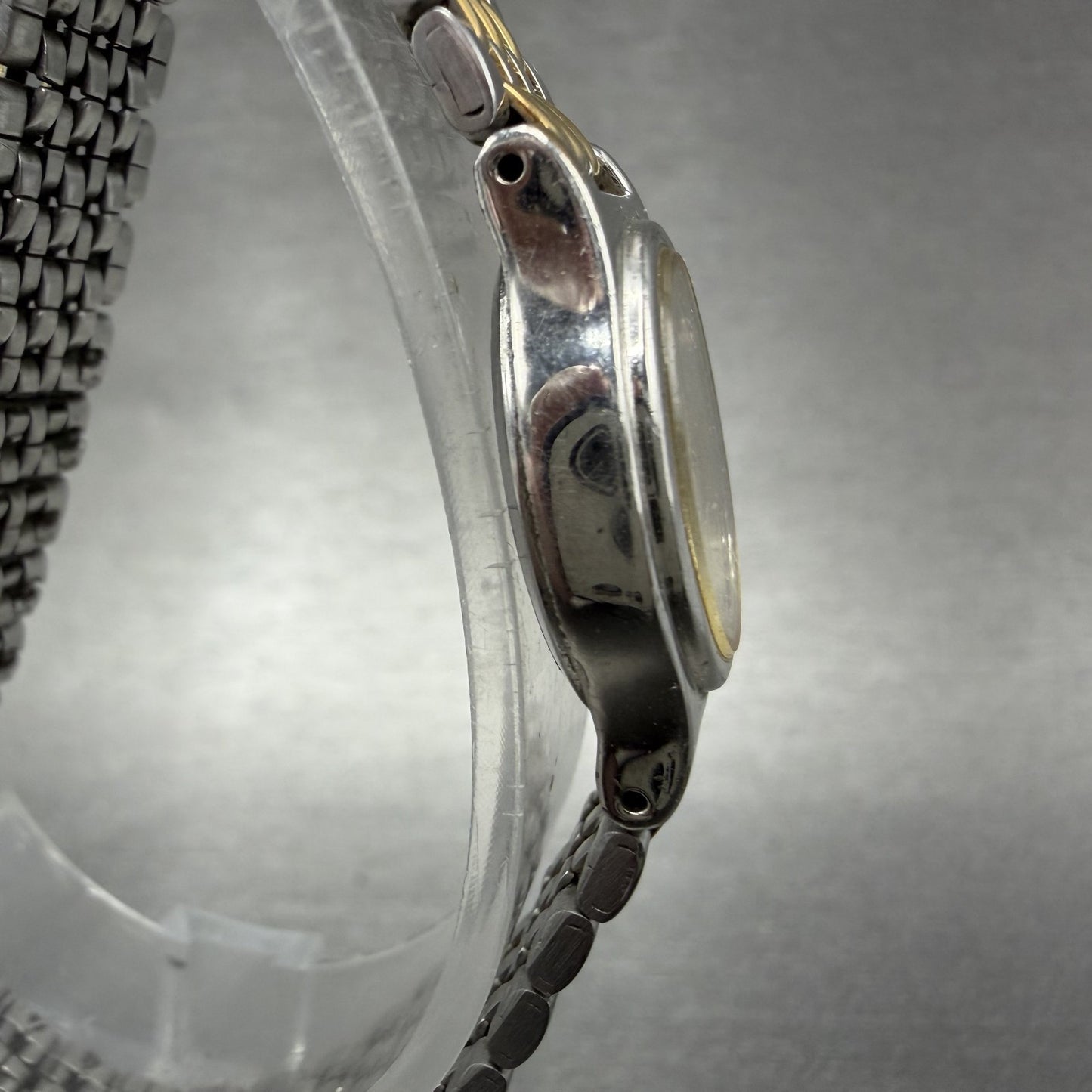Seiko Watch Women 18mm White Dial Two Tone Oval V401-5228 New Battery Vintage AB3