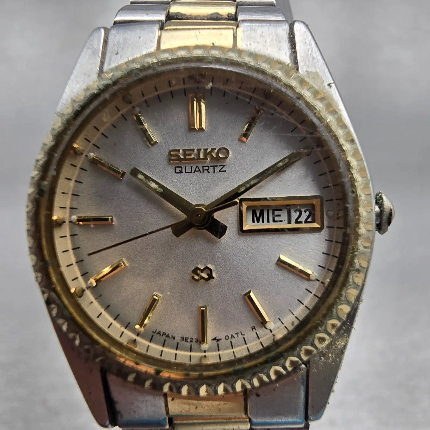 Seiko SQ Watch Women 24mm Silver Dial Two Tone Daydate Round 3E23-0A69 New Batt1