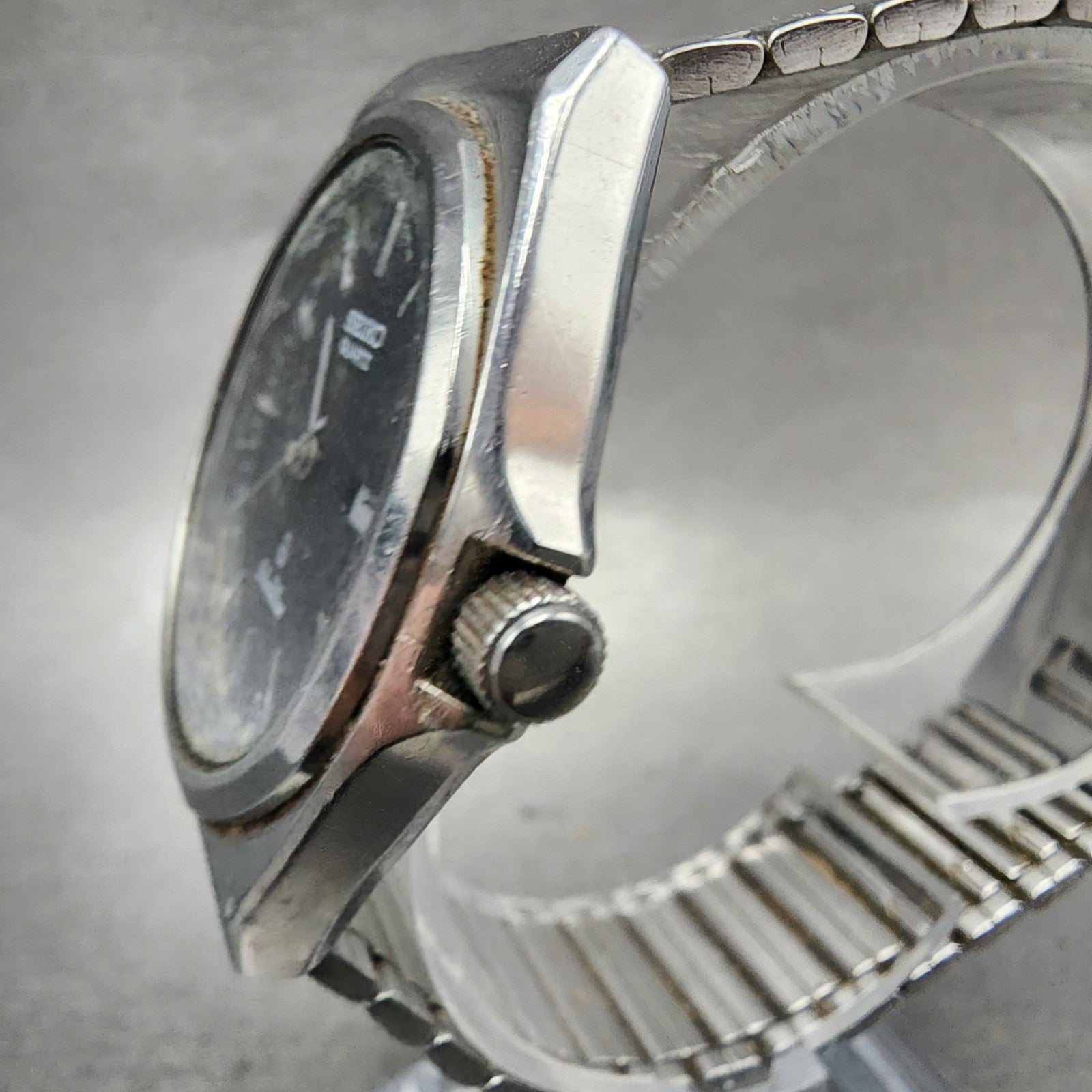 Seiko Silver Wave Watch Men 35mm Black Dial Silver Tone Daydate 64337000 PARTS3