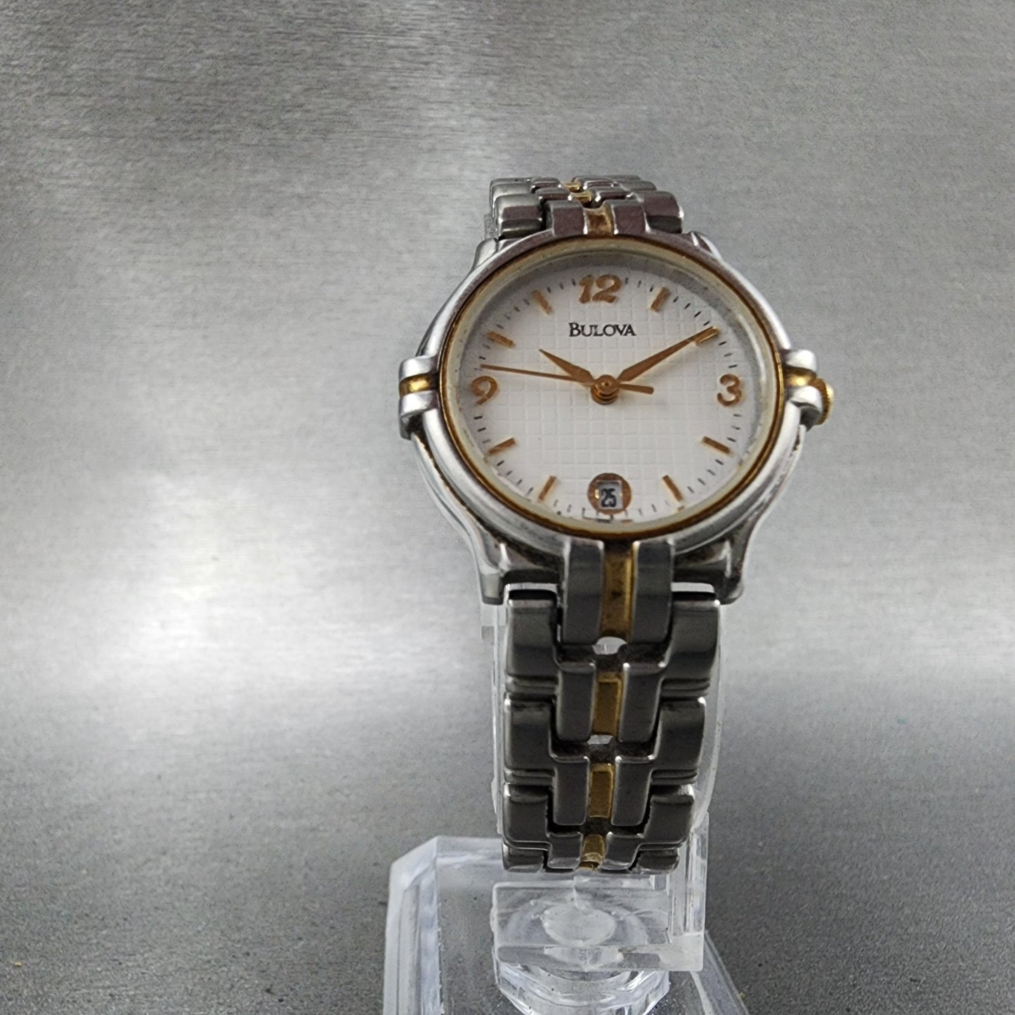 Bulova Watch Women 25mm White Dial Two Tone Date Round 98u16 New Battery5