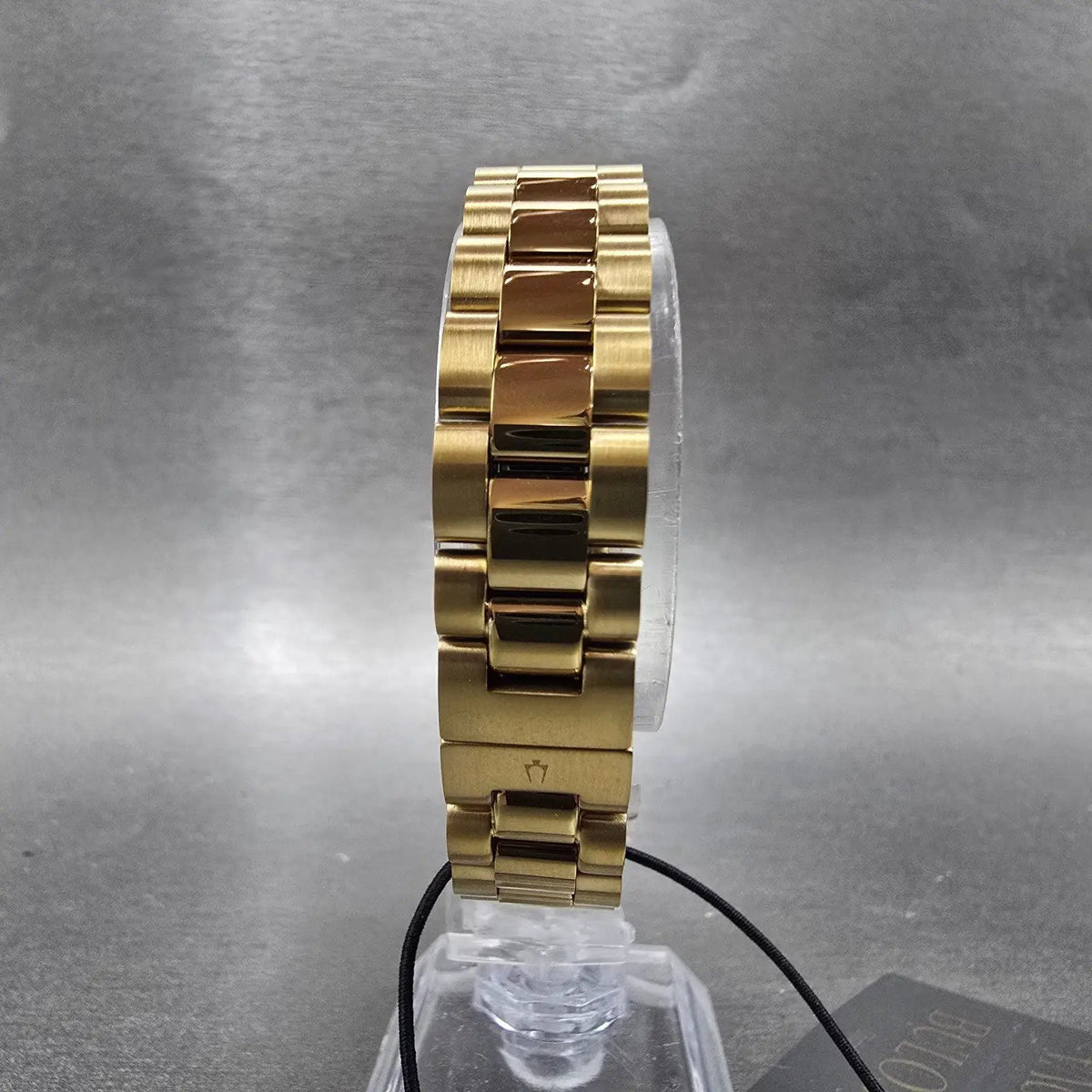 Bulova Watch Women 24mm MOP Dial Gold Tone Round Crystal Bezel 98L315 New batt8