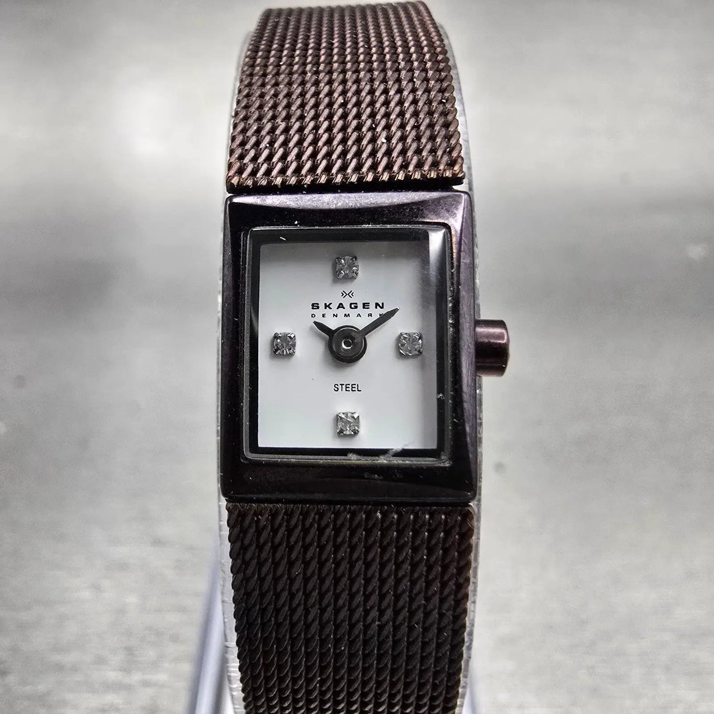 Skagen Denmark Watch Women 12mm White Dial Brown Tone Rectangle 382SSBRD New Bat0