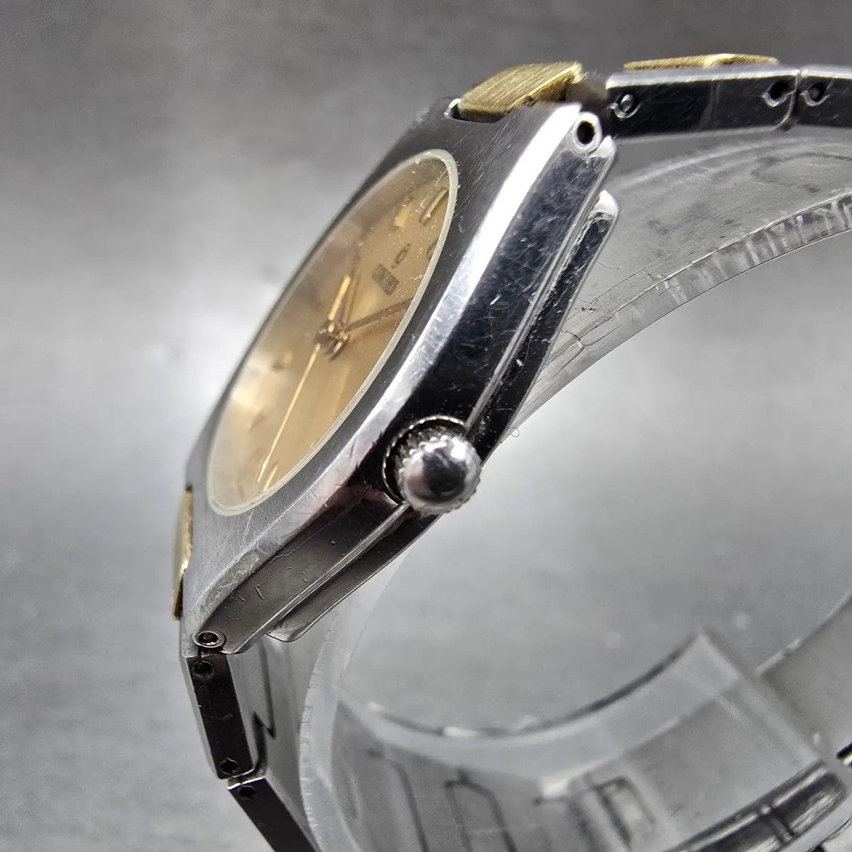 Concord Freedom Watch Women 23mm Gold Dial Two Tone Date Round New Battery2