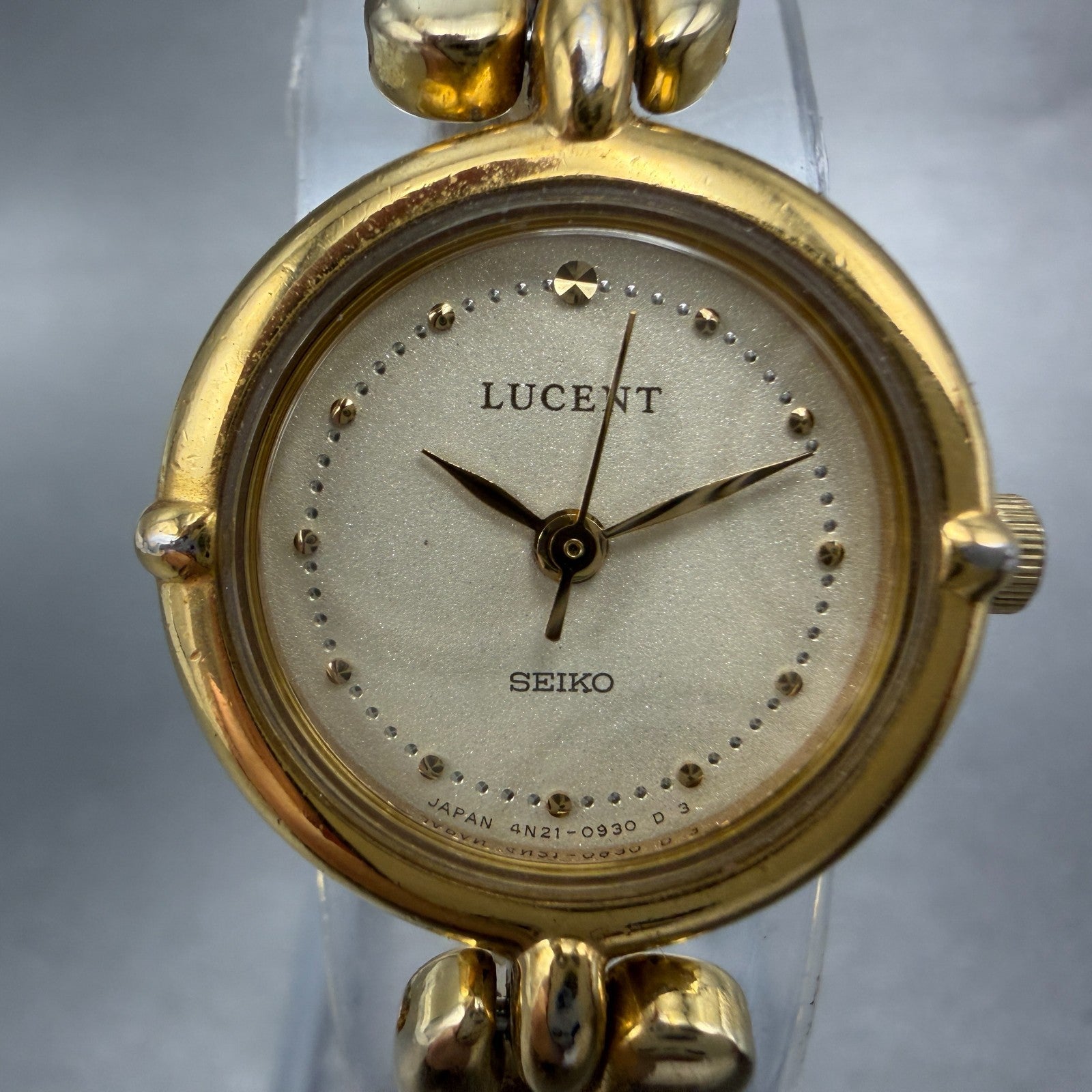 Seiko Lucent Watch Women 20mm Champagne Dial Gold Tone Round 4N21-0480 New Batt1