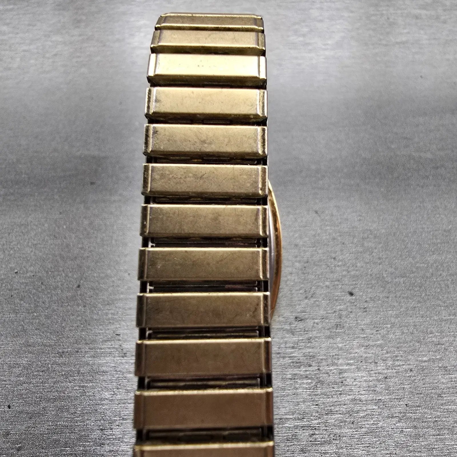 Seiko Mickey Mouse Watch Men 27mm White Dial Gold Tone 2K03-5019 New Battery7