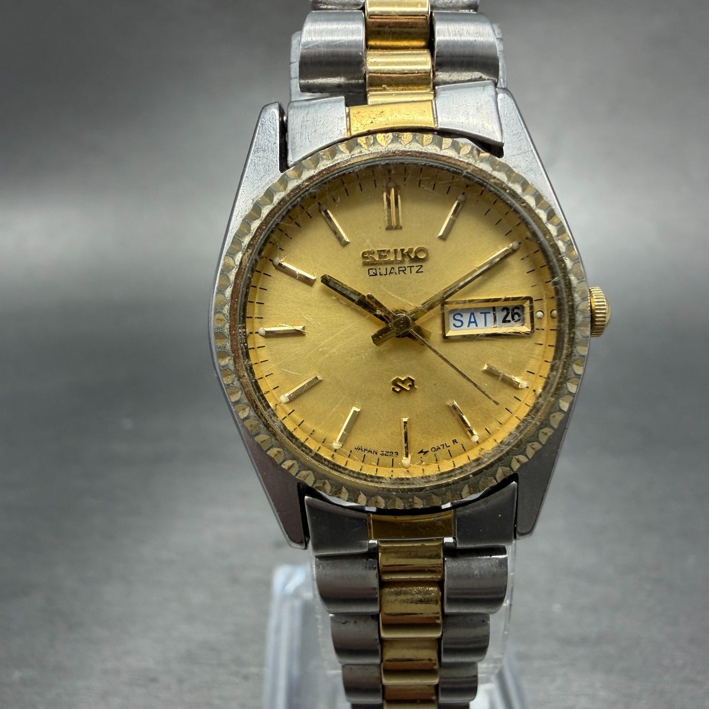 Seiko SQ Watch Women 24mm Gold Dial Two Tone Daydate Round 3E23-0A60 New Batt QP0