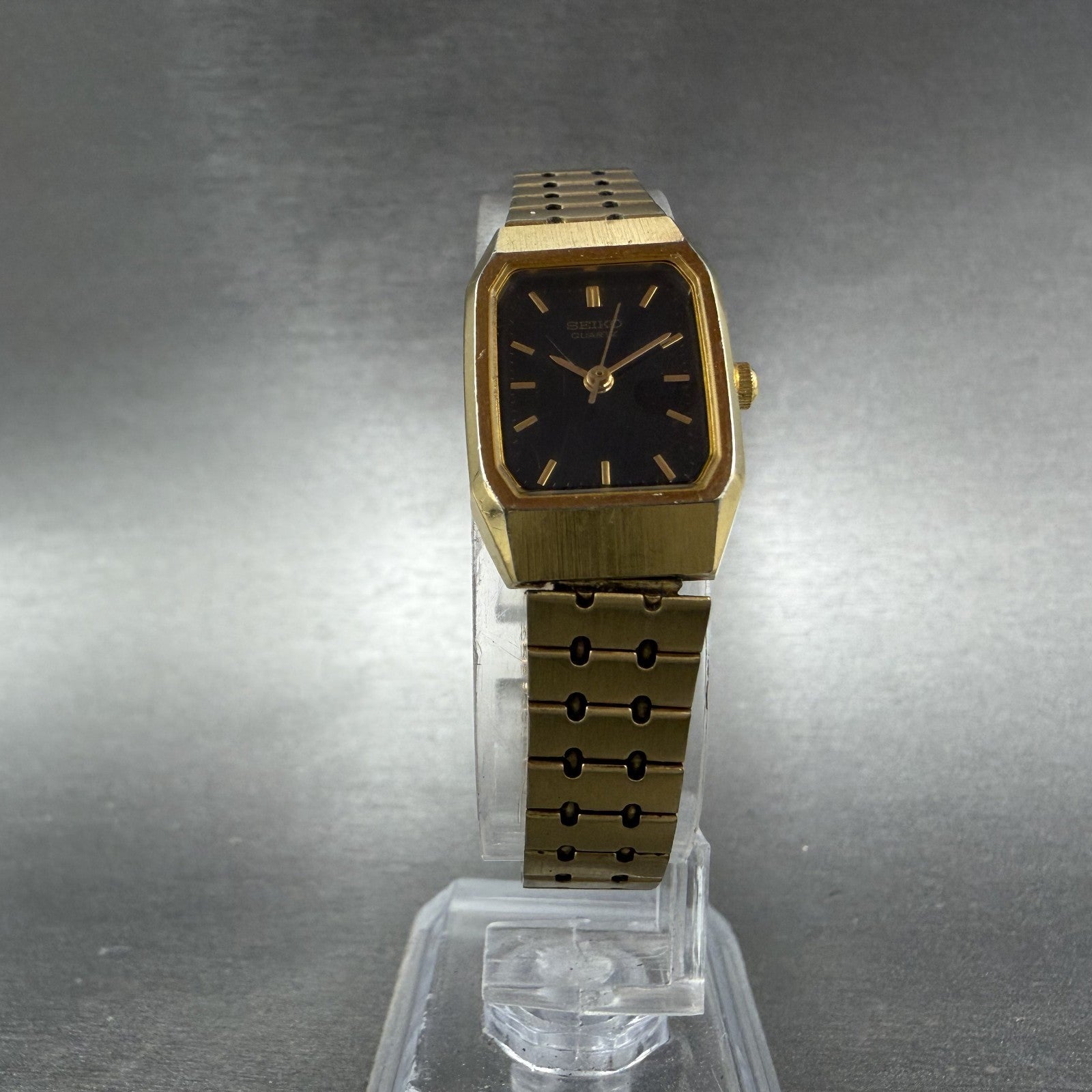 Seiko Tank Watch Women 17mm Black Dial Gold Tone 2Y01-5D20 Rectangle New Battery5