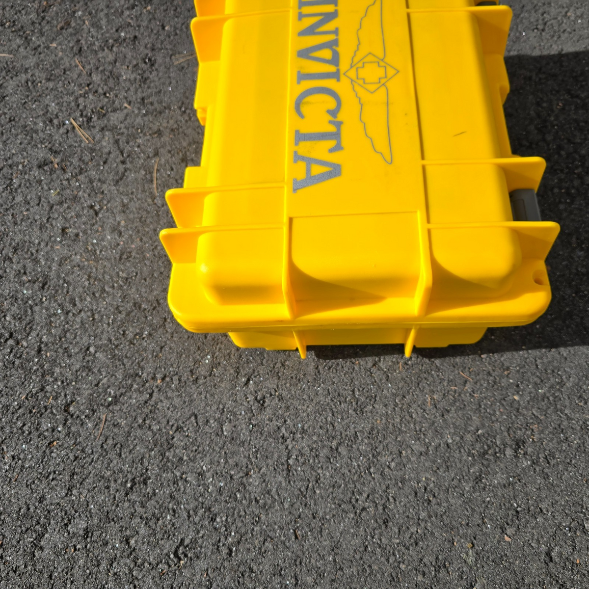 Invicta Watch Case 8 Slot Yellow Black Plastic Foam insert Handle Cary Case Y3
