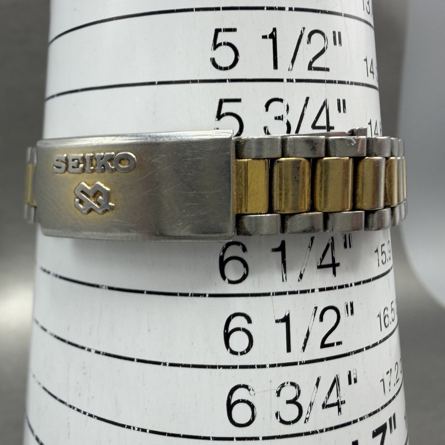 Seiko Watch Women 24mm White Dial Two Tone Daydate Round 3E23-0A69 New Batt MKA10