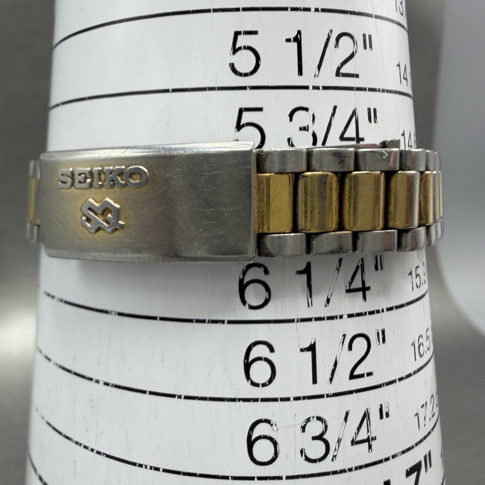 Seiko Watch Women 24mm White Dial Two Tone Daydate Round 3E23-0A69 New Batt MKA10