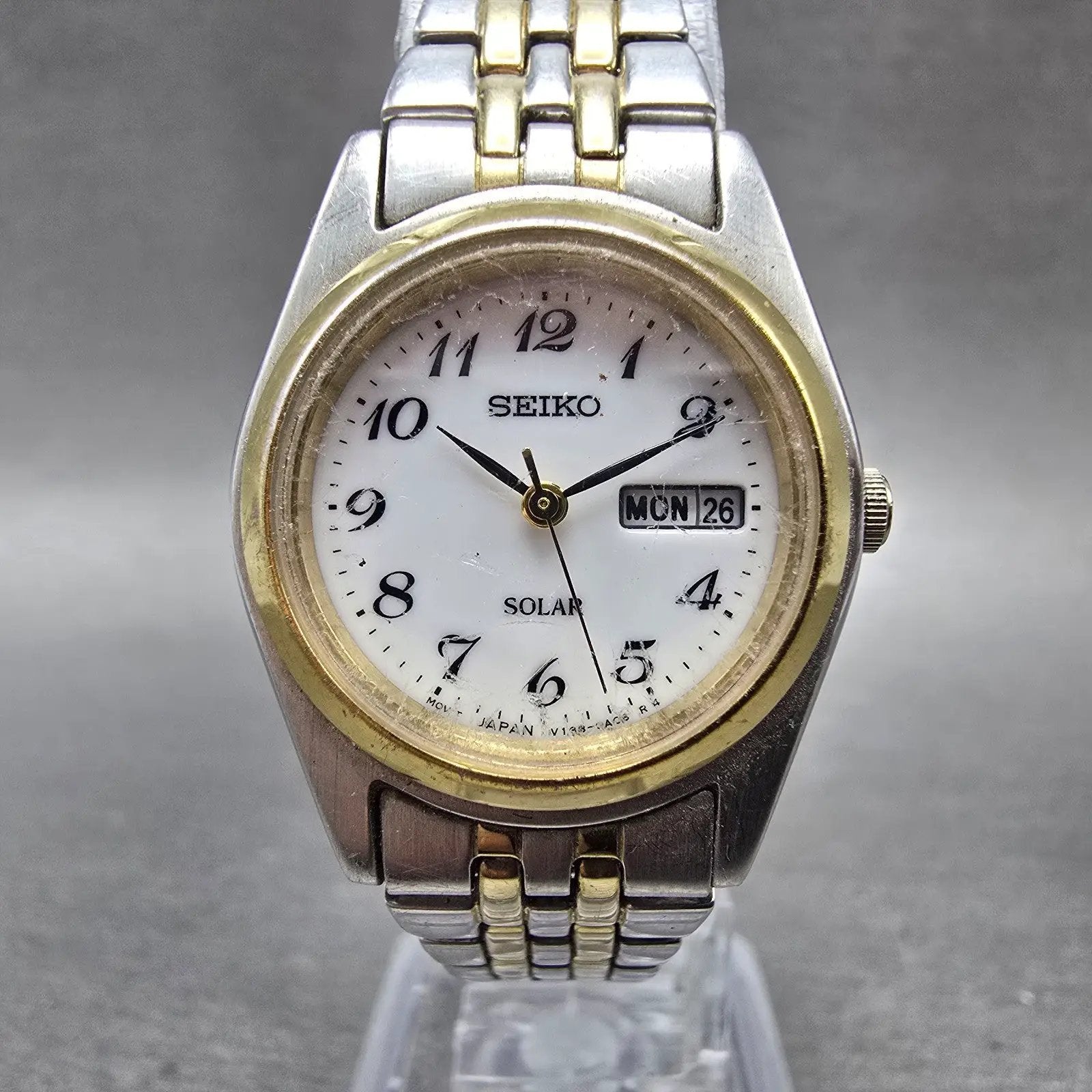 Seiko Solar Watch Women 26mm White Dial Two Tone Daydate Round V138-0AA0 Runs0