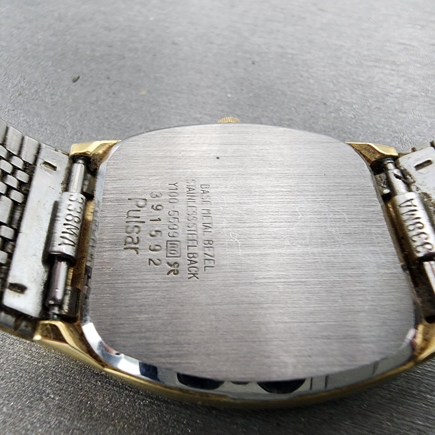 Pulsar Tank Watch Men 31mm Gold Dial Gold Tone Rectangle Y1005599 New battery9