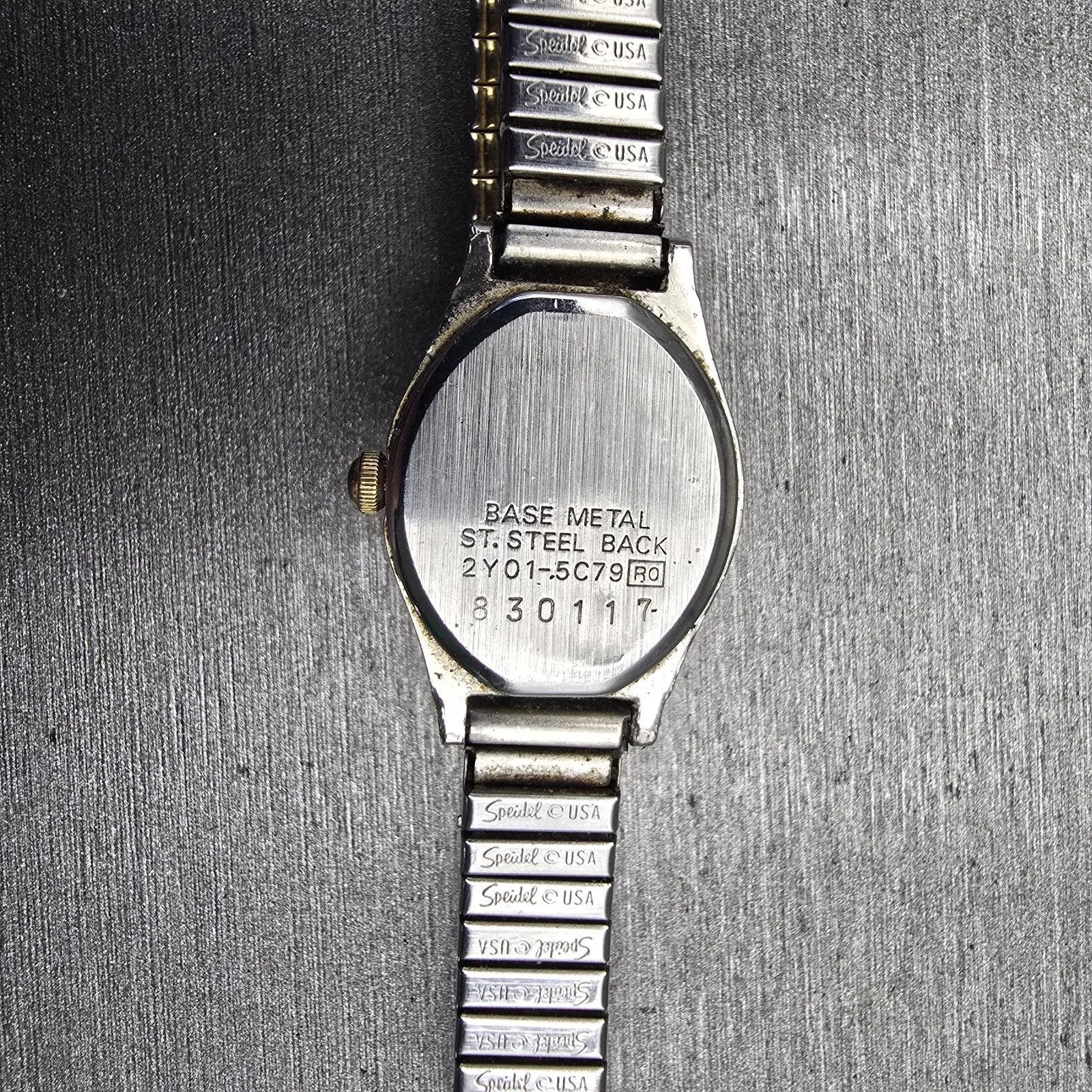 Seiko Watch Women 17mm White Dial Silver Tone Oval 2Y01-5C79 New Battery Vintage10