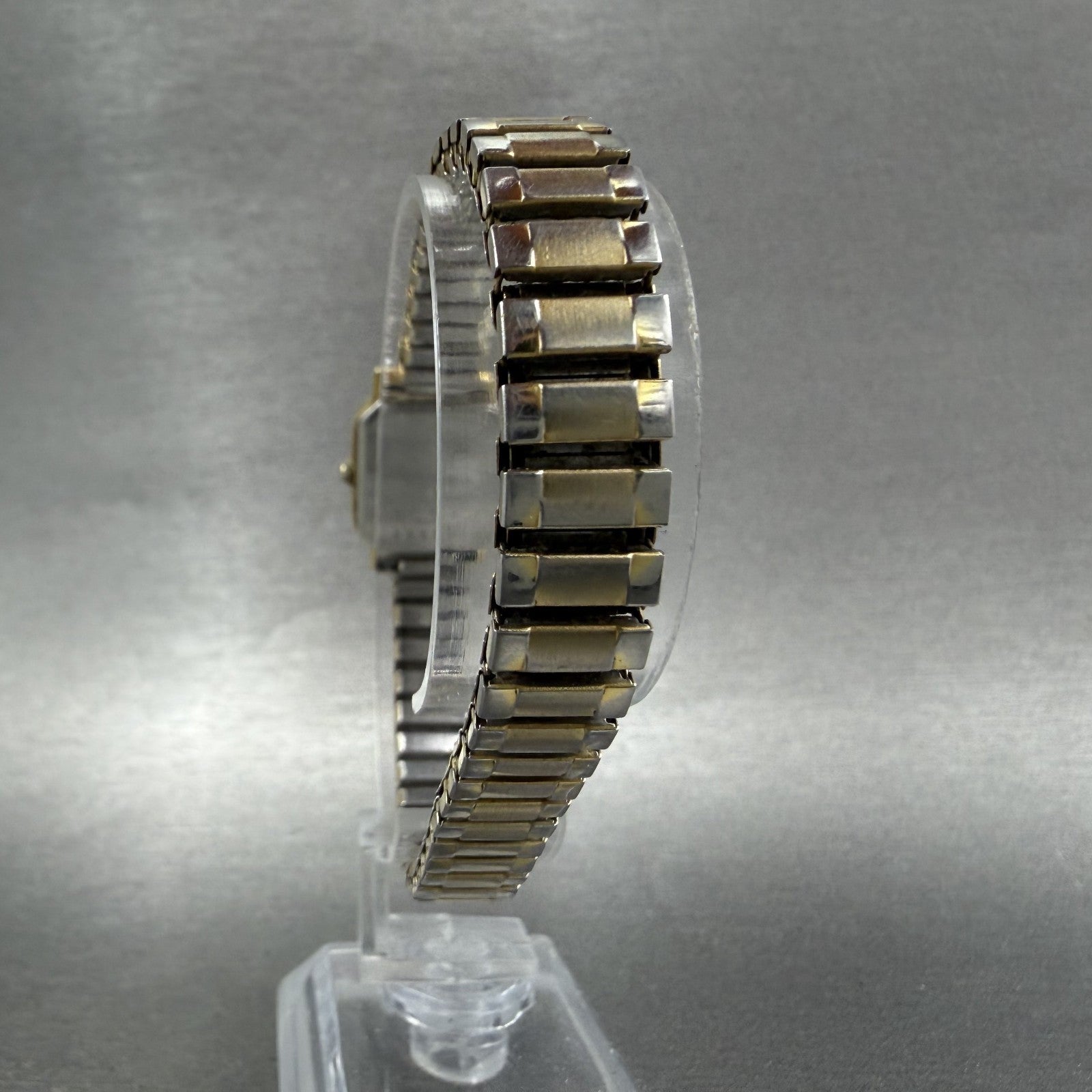 Seiko Tank Watch Women 19mm White Dial Gold Tone Rectangle 2P215C10 New Battery7