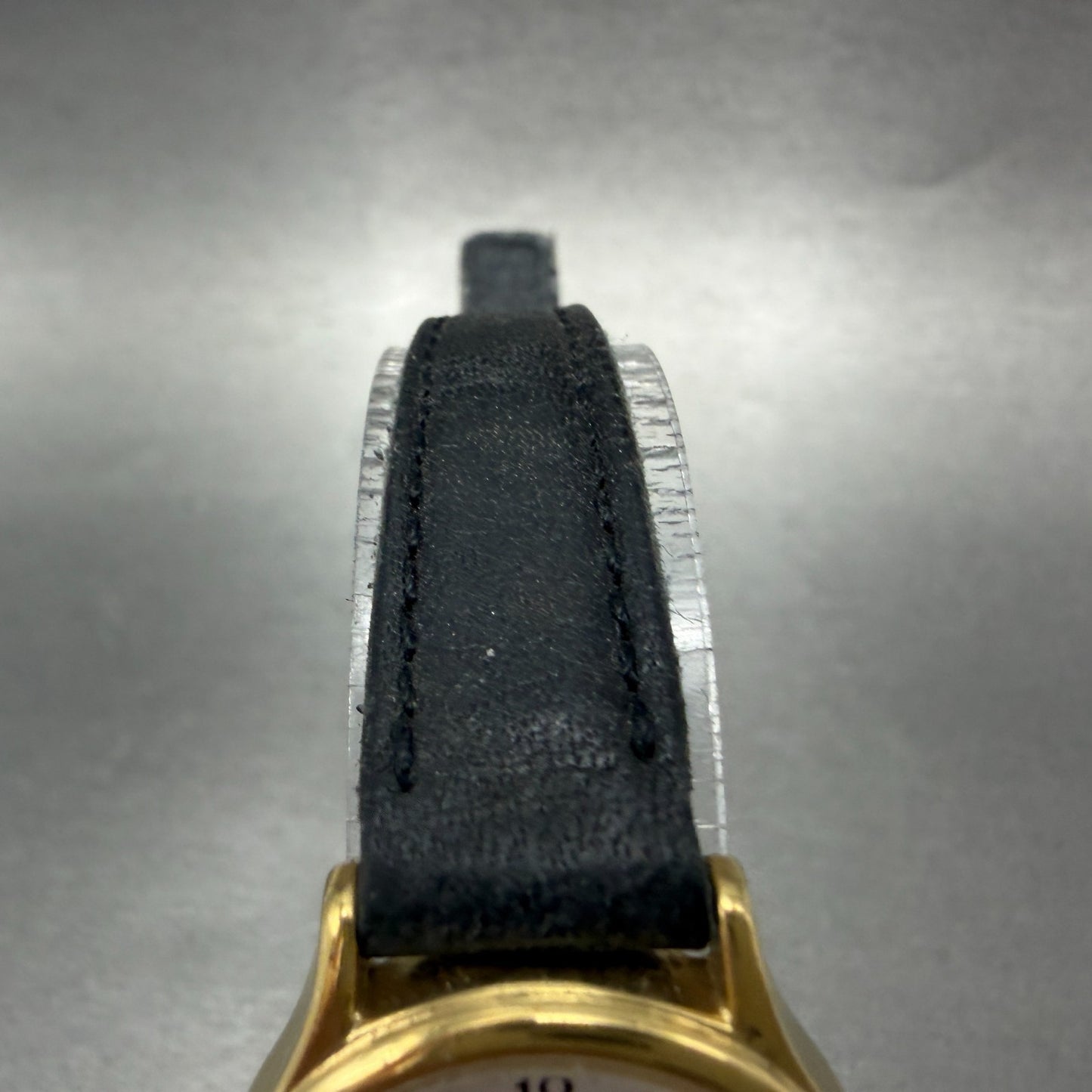 Seiko Avenue Watch Women 25mm Silver Gold Tone Round 2P21-0290 New Battery ER4