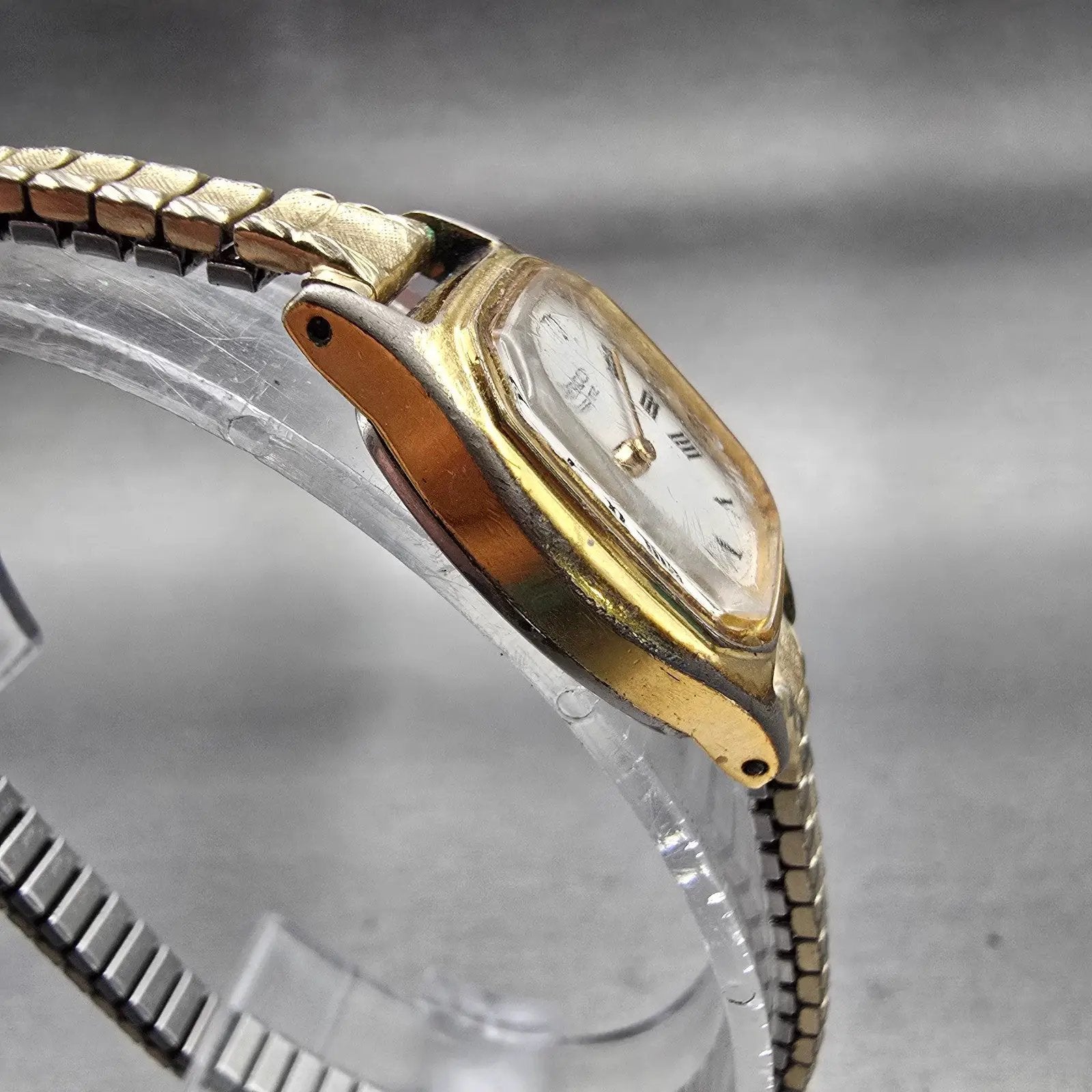 Seiko Watch Women 17mm White Dial Gold Tone Rectangle 2320-6559 New Battery VTG3