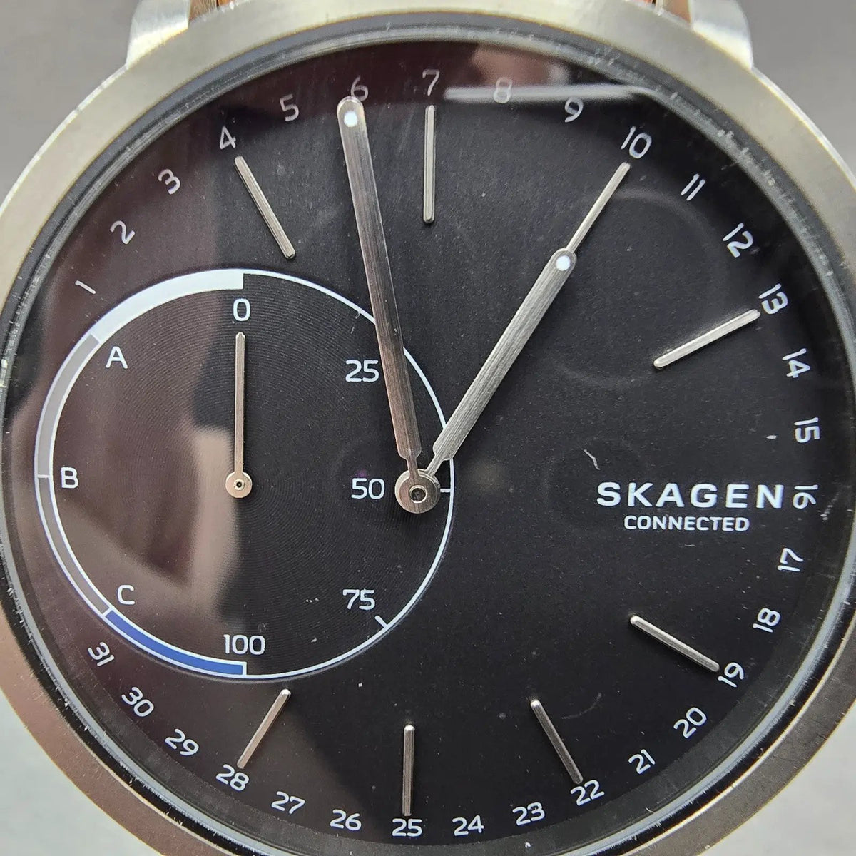 Skagen Connected Watch Men 42mm Gray Dial Silver Tone SKT1104 New Battery KL1