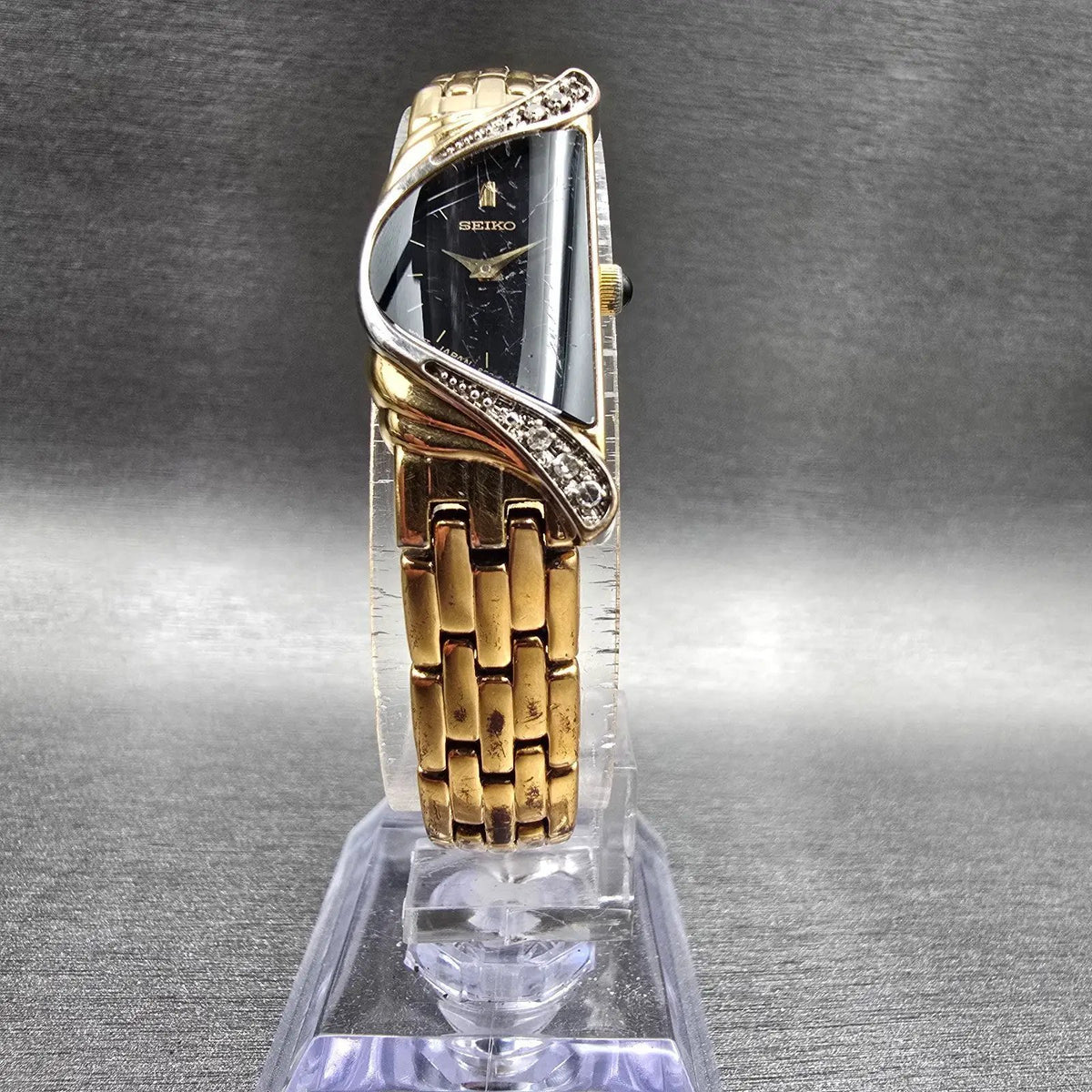 Seiko Half Moon Watch Women 14mm Black Dial Gold Diamonds 2E20-7309 New Battery5